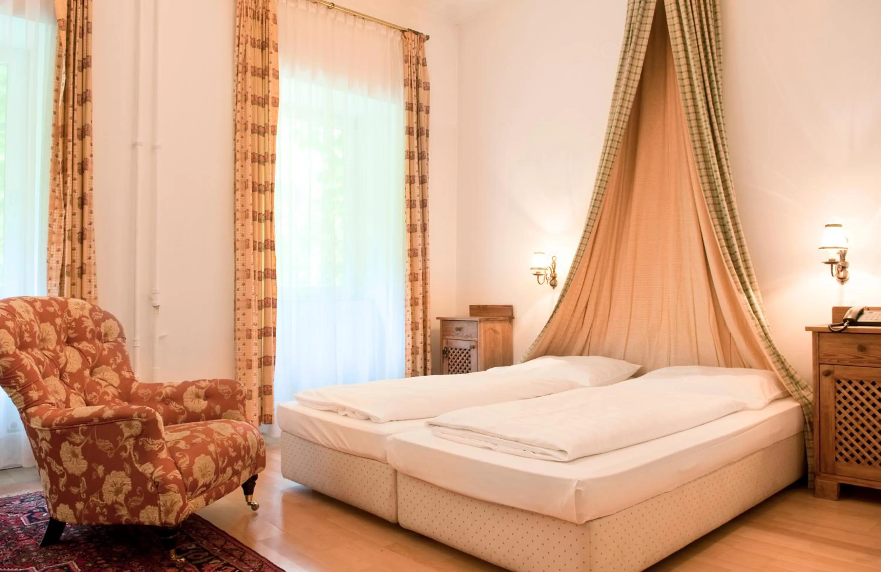 Bedroom, Bed in Hotel Kunsthof