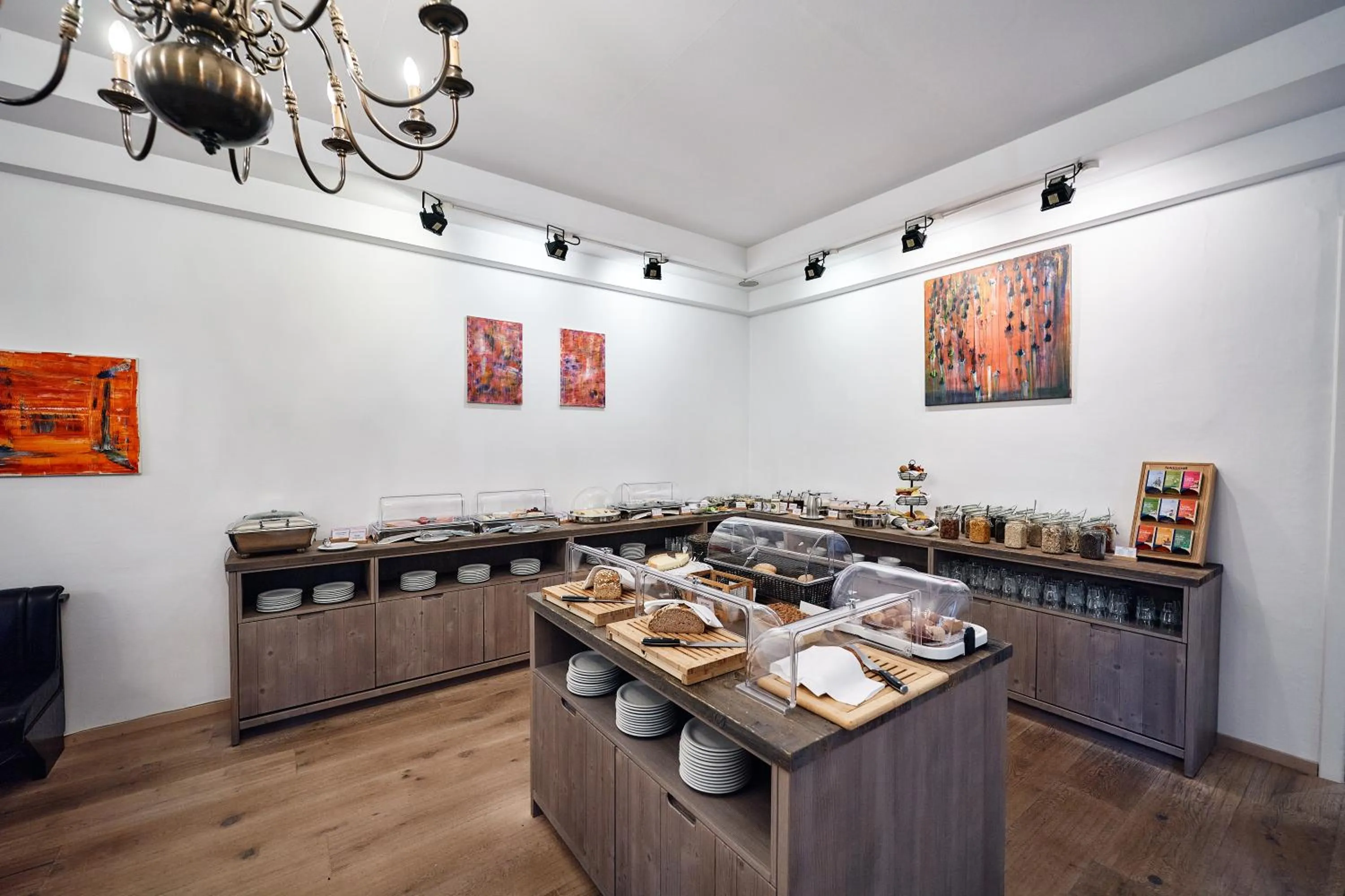 Buffet breakfast in Hotel Kunsthof