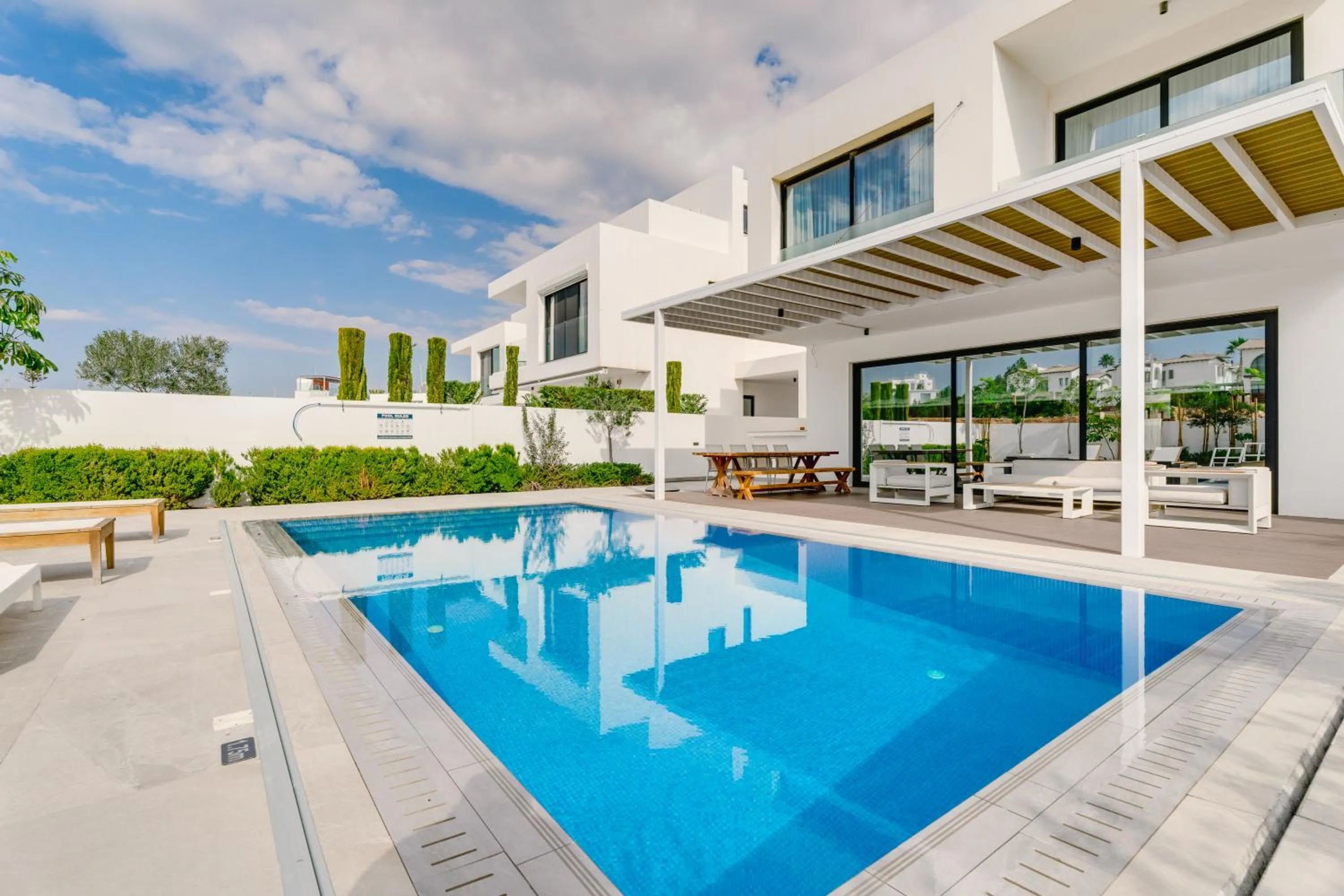 Swimming pool in Periyiali Konnos Villas Beach Resort