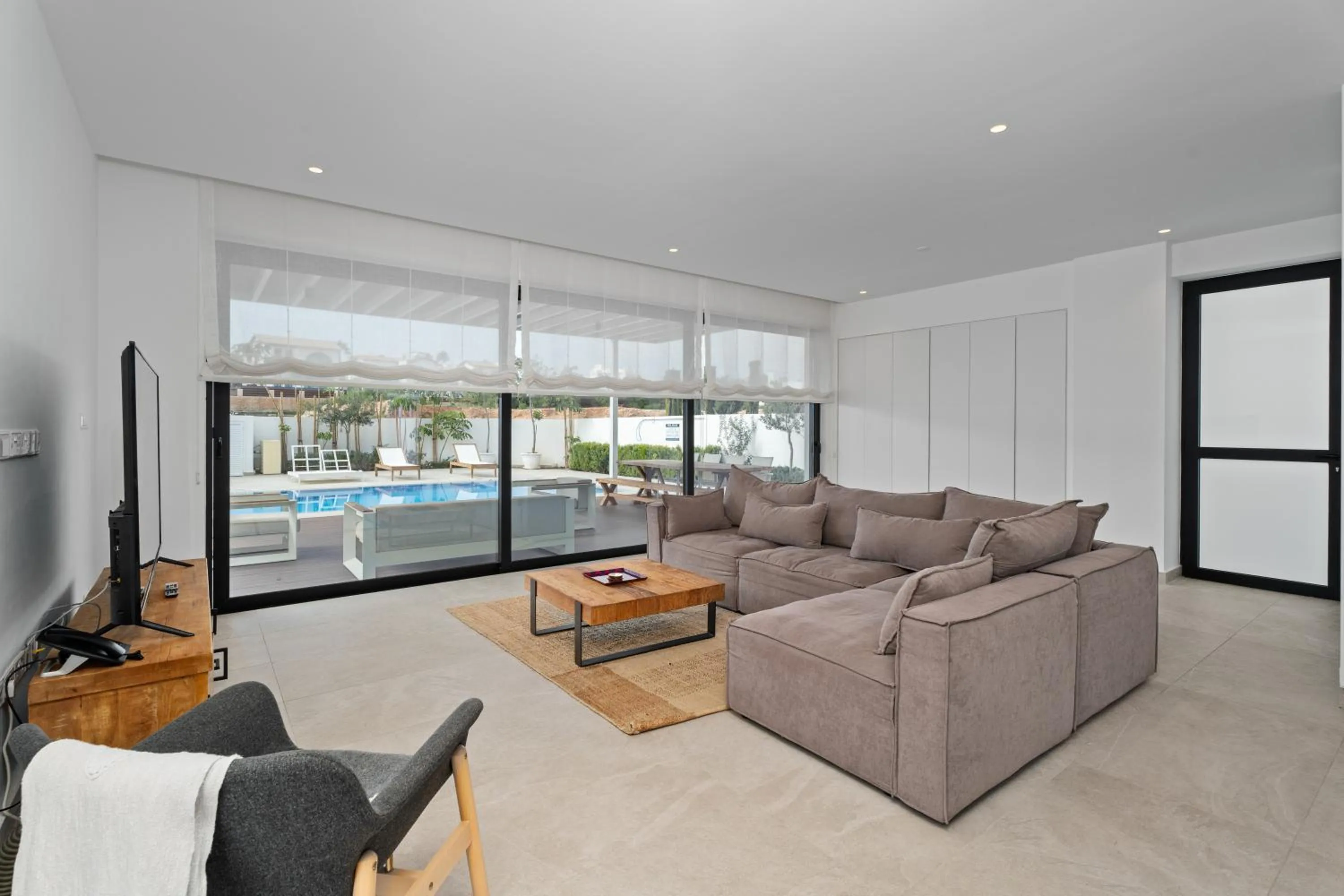 Living room in Periyiali Konnos Villas Beach Resort
