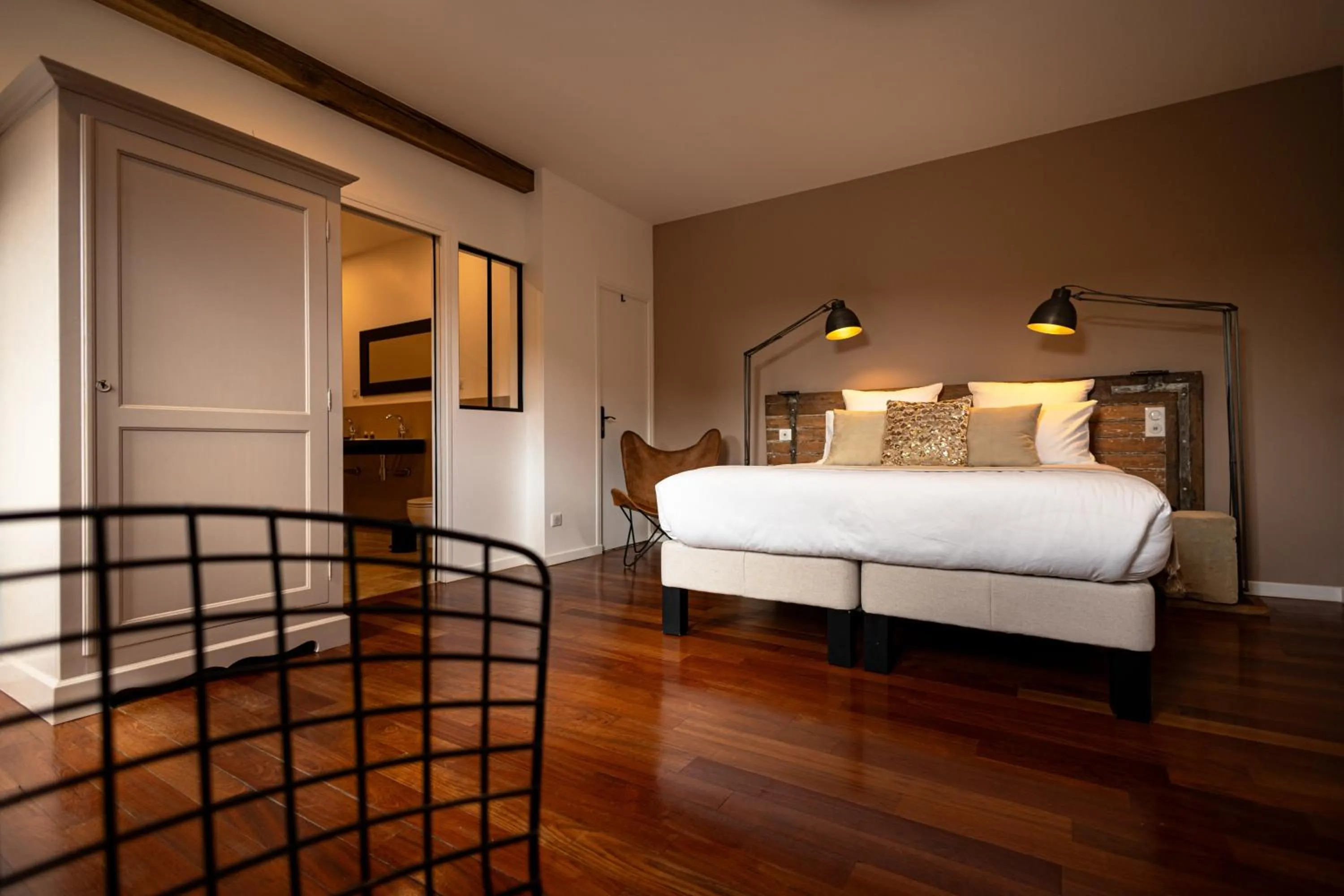 Bed in L'Atelier des Magnolias