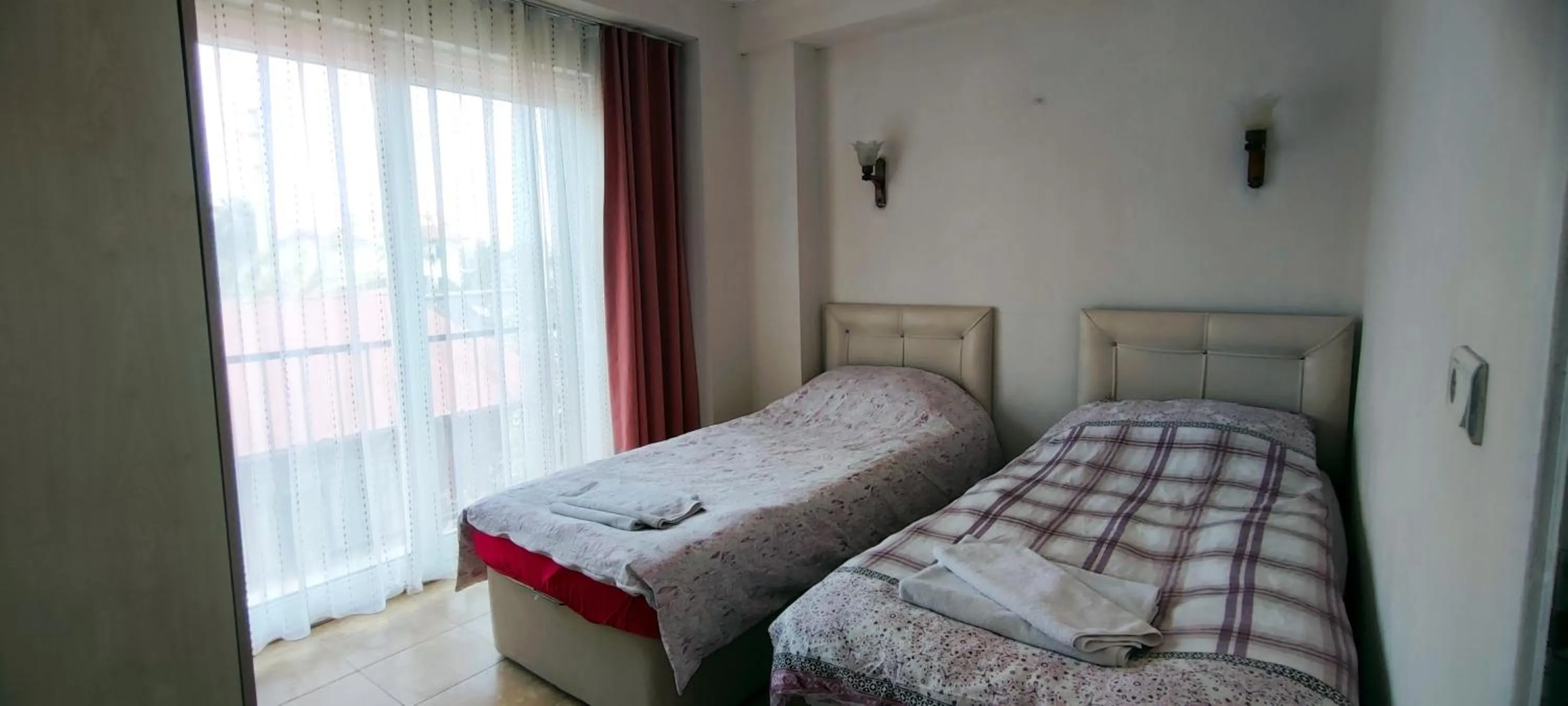Photo of the whole room, Bed in çileks apart otel