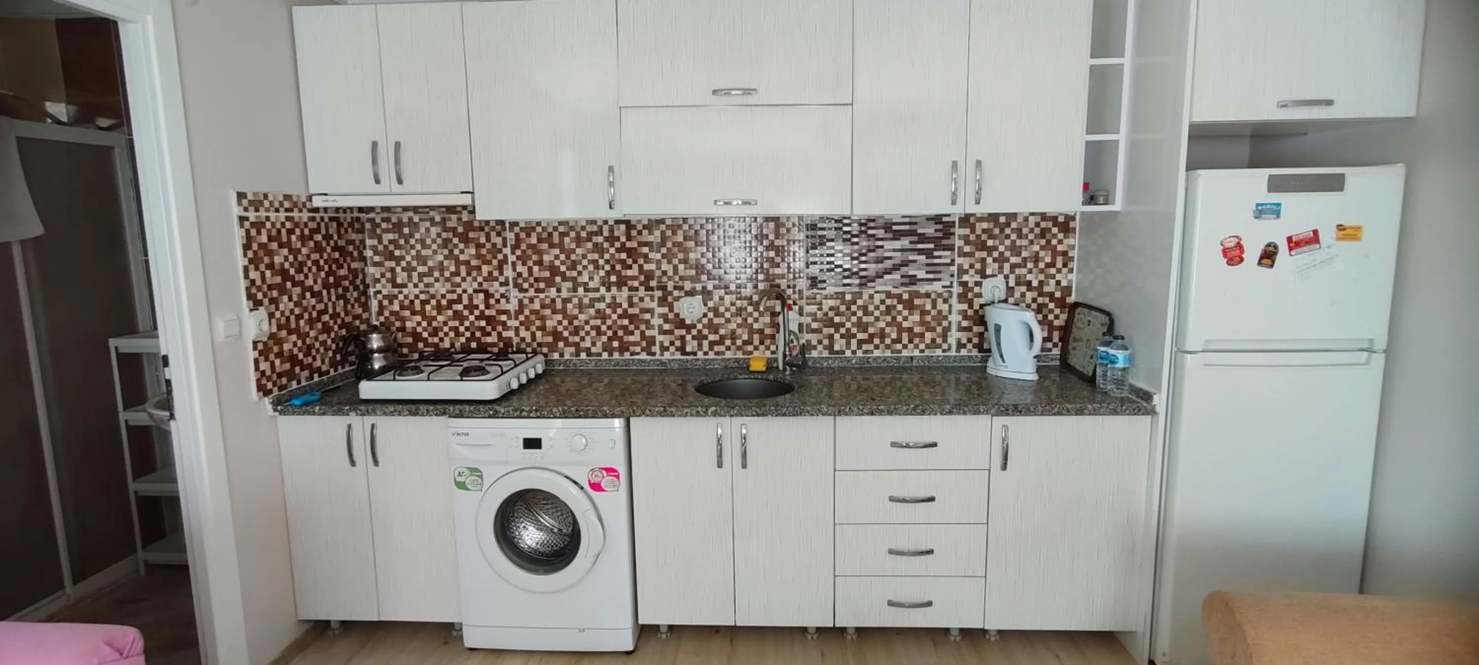 kitchen in çileks apart otel