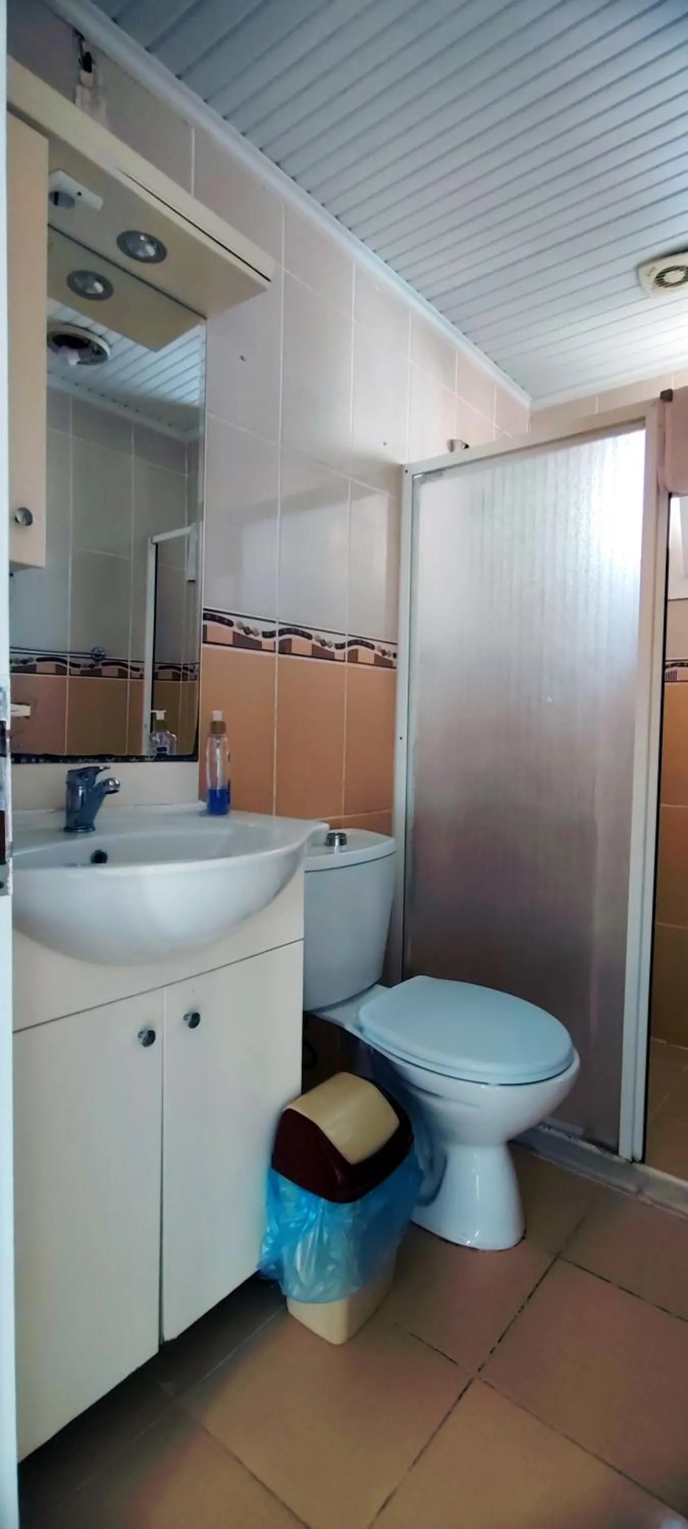 Shower in çileks apart otel