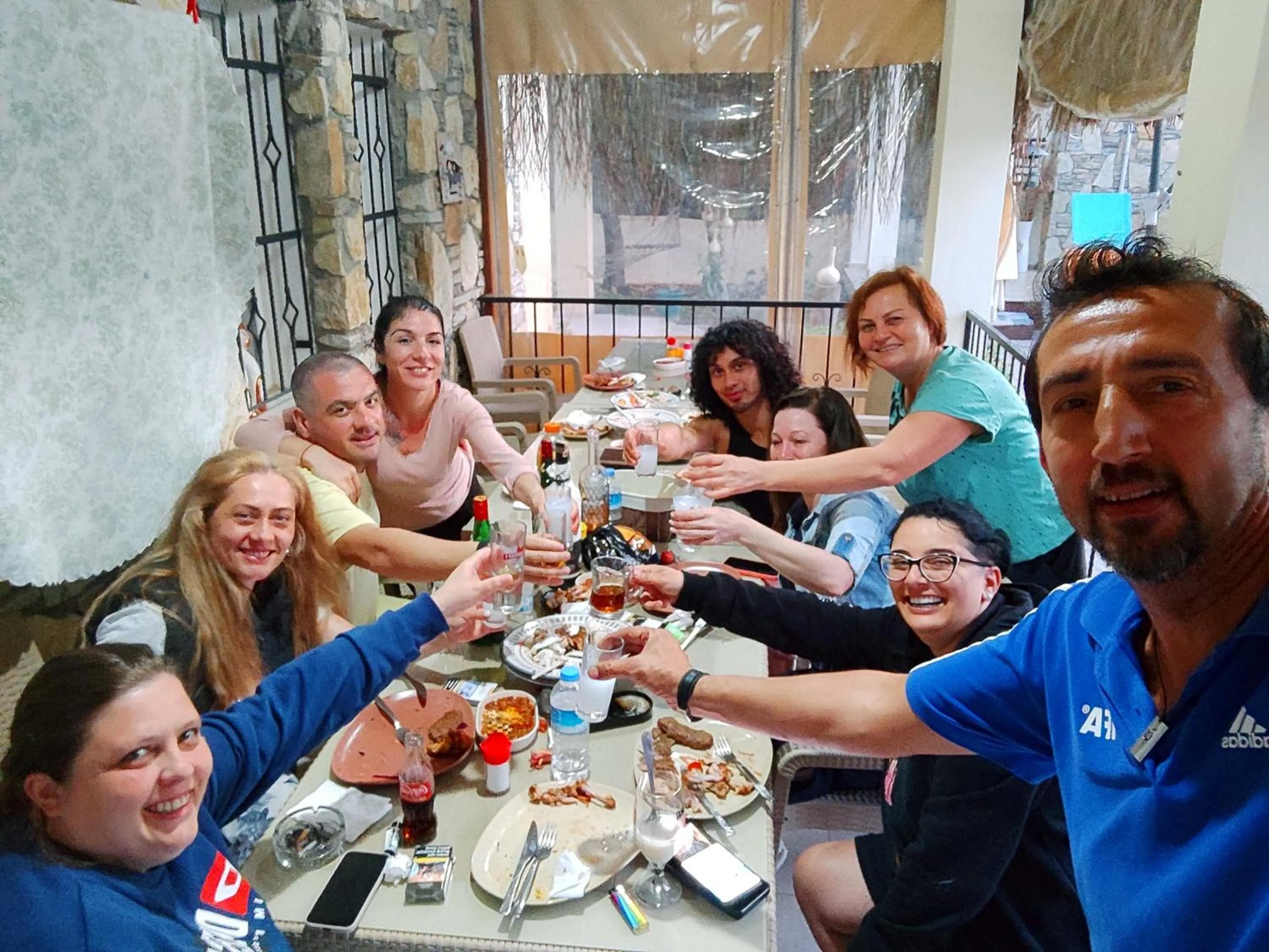 Restaurant/places to eat in çileks apart otel