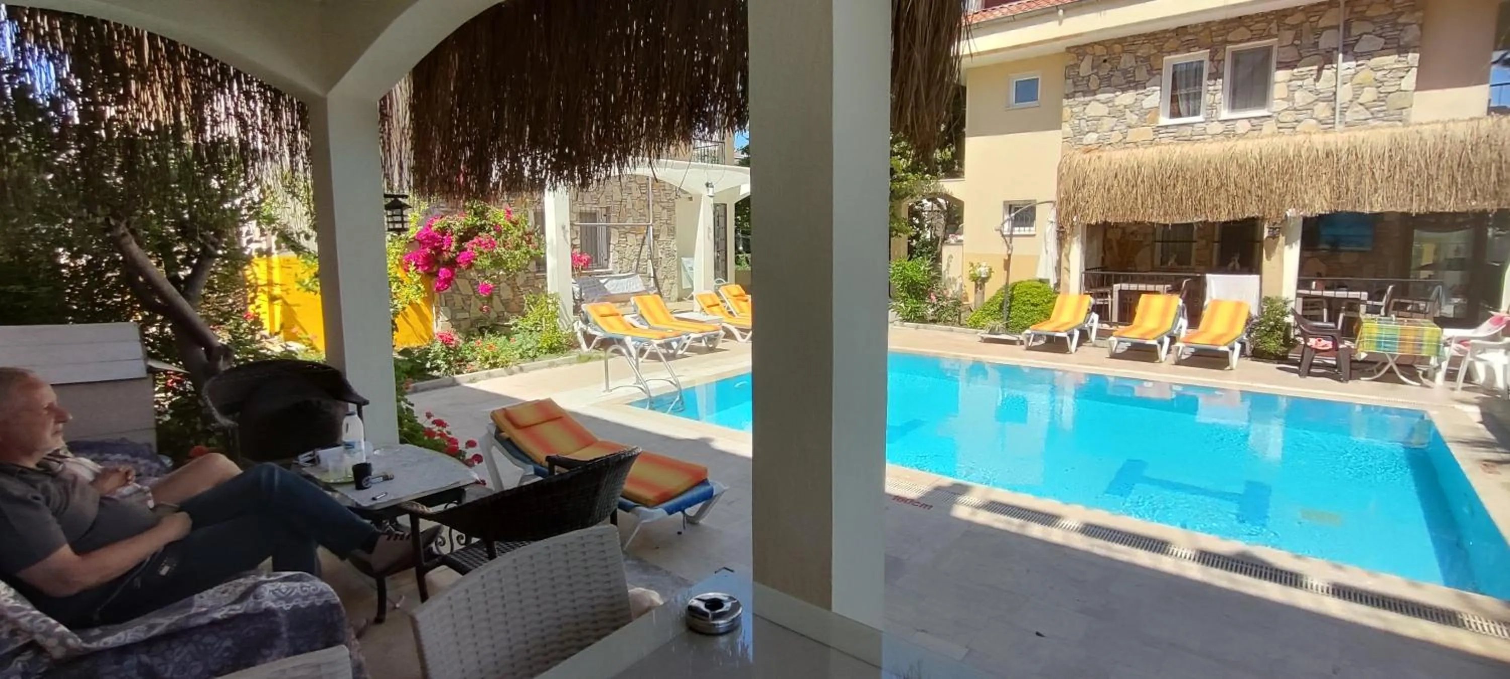 Patio in çileks apart otel