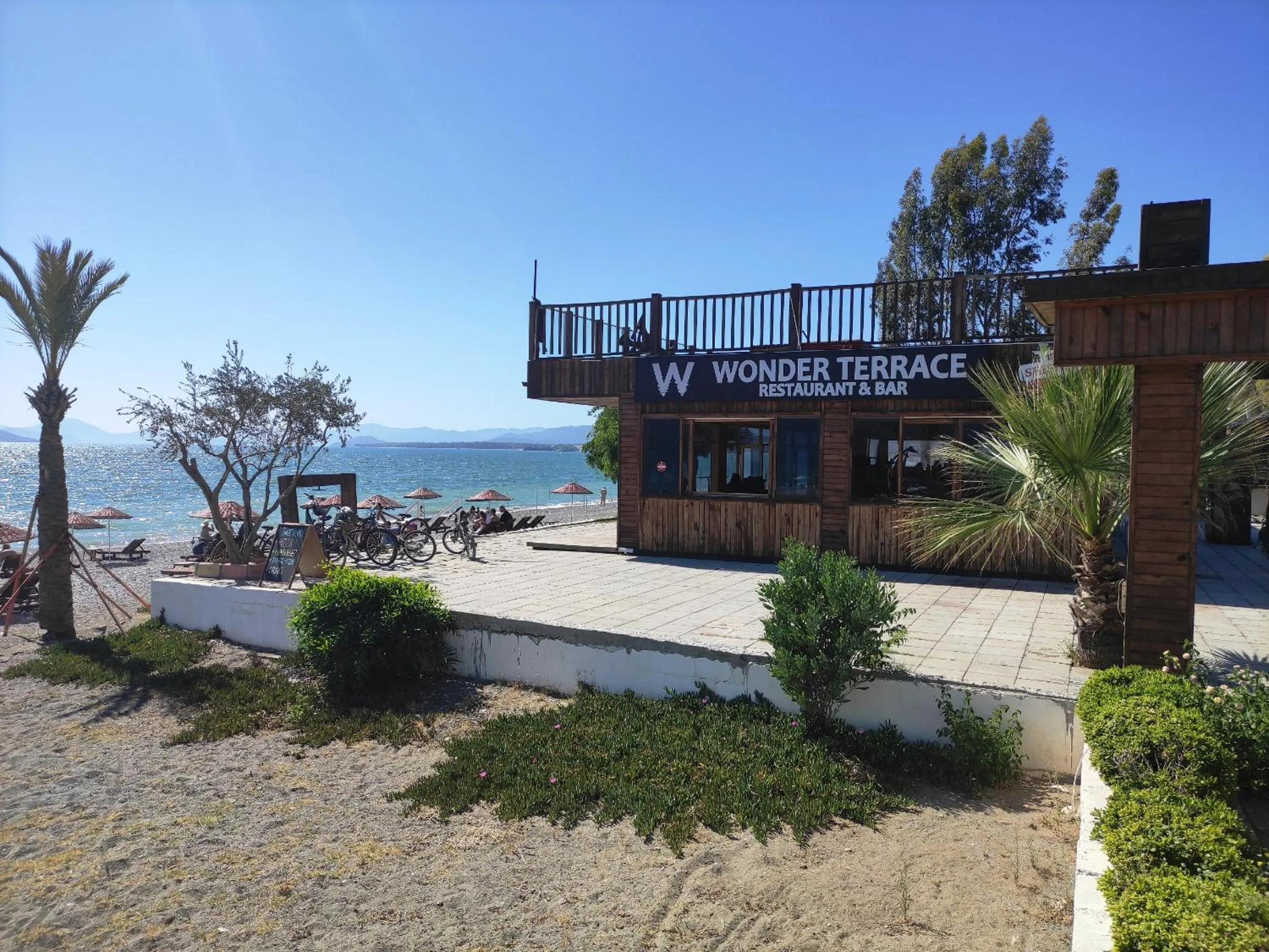 Beach in çileks apart otel
