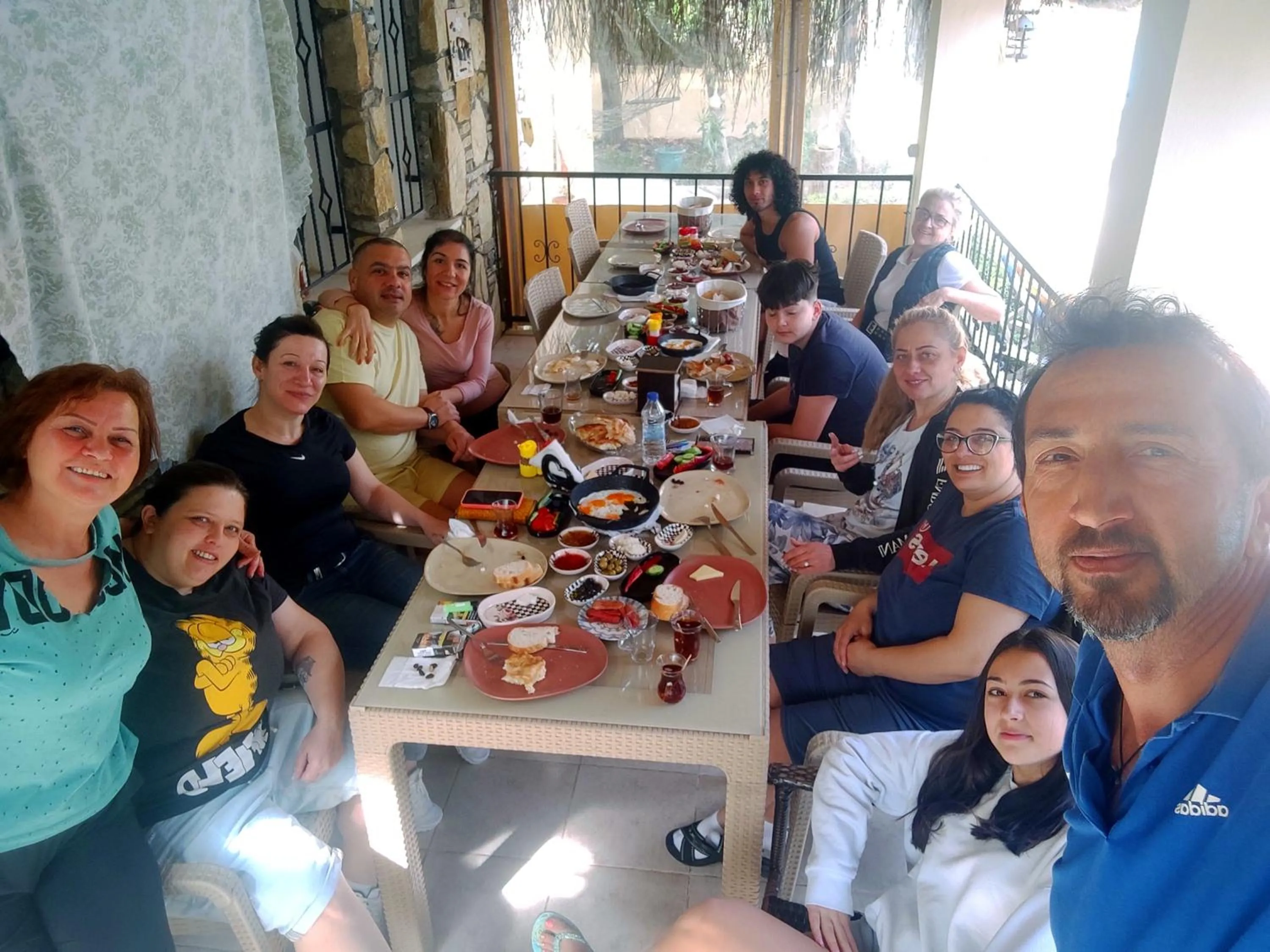 Restaurant/places to eat in çileks apart otel