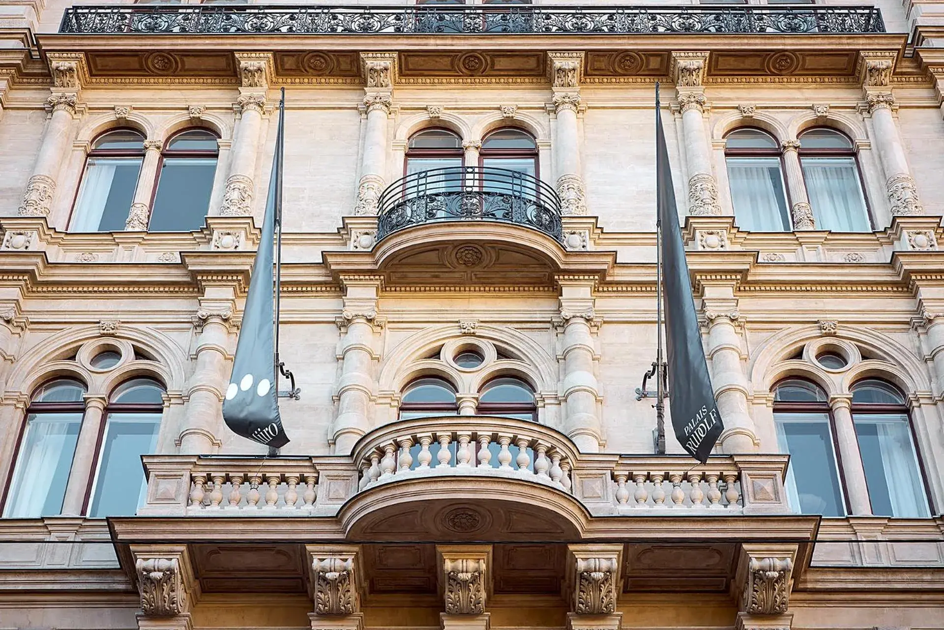 Facade/entrance in Miiro Palais Rudolf NEW OPENING Facade/entrance in Miiro Palais Rudolf NEW OPENING