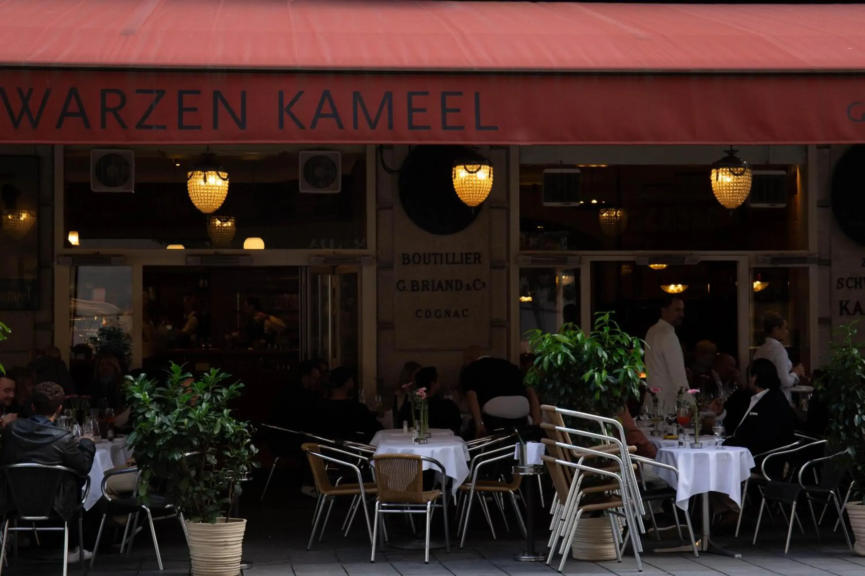 Restaurant/places to eat in Miiro Palais Rudolf NEW OPENING Restaurant/places to eat in Miiro Palais Rudolf NEW OPENING