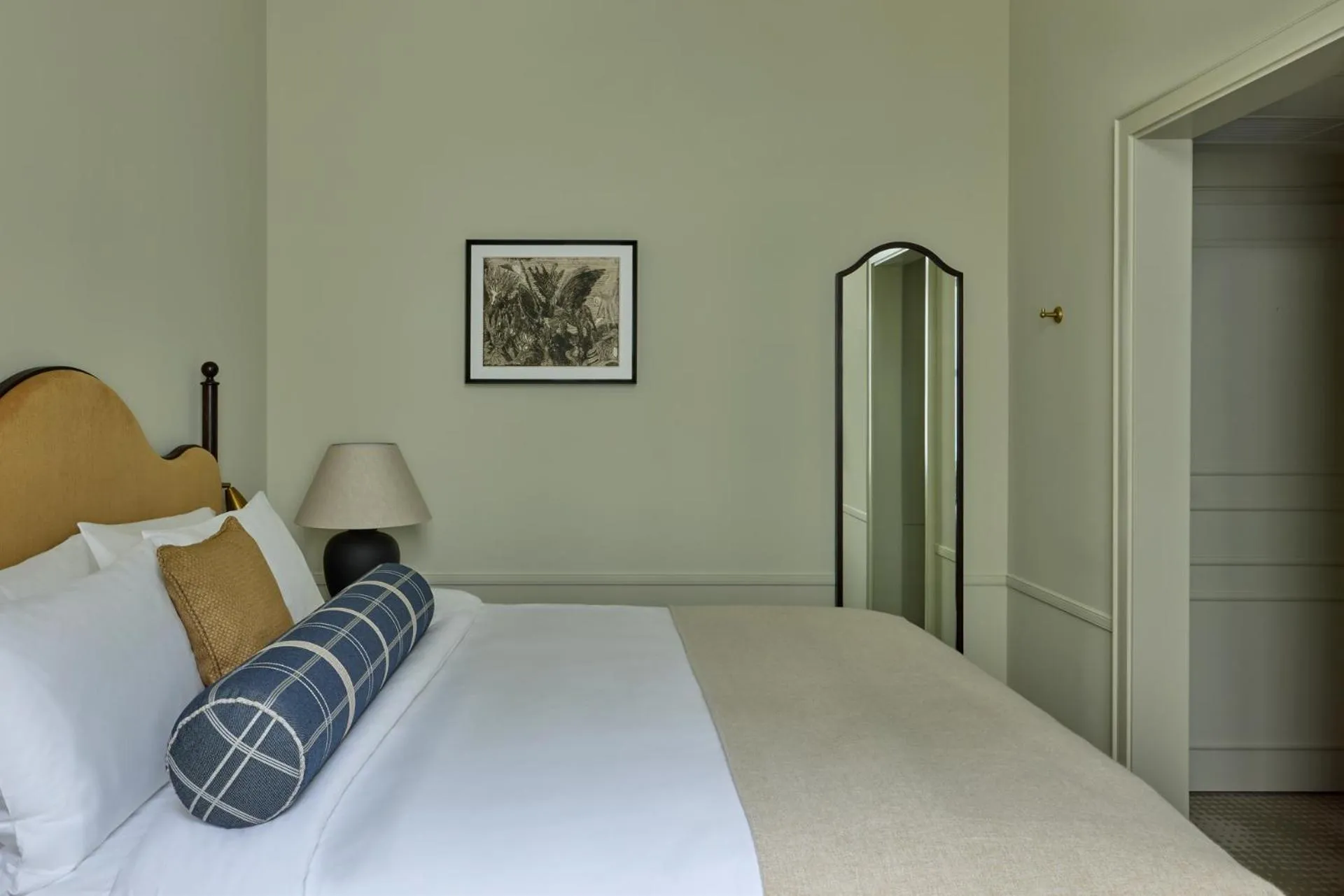 Bed in Miiro Palais Rudolf NEW OPENING