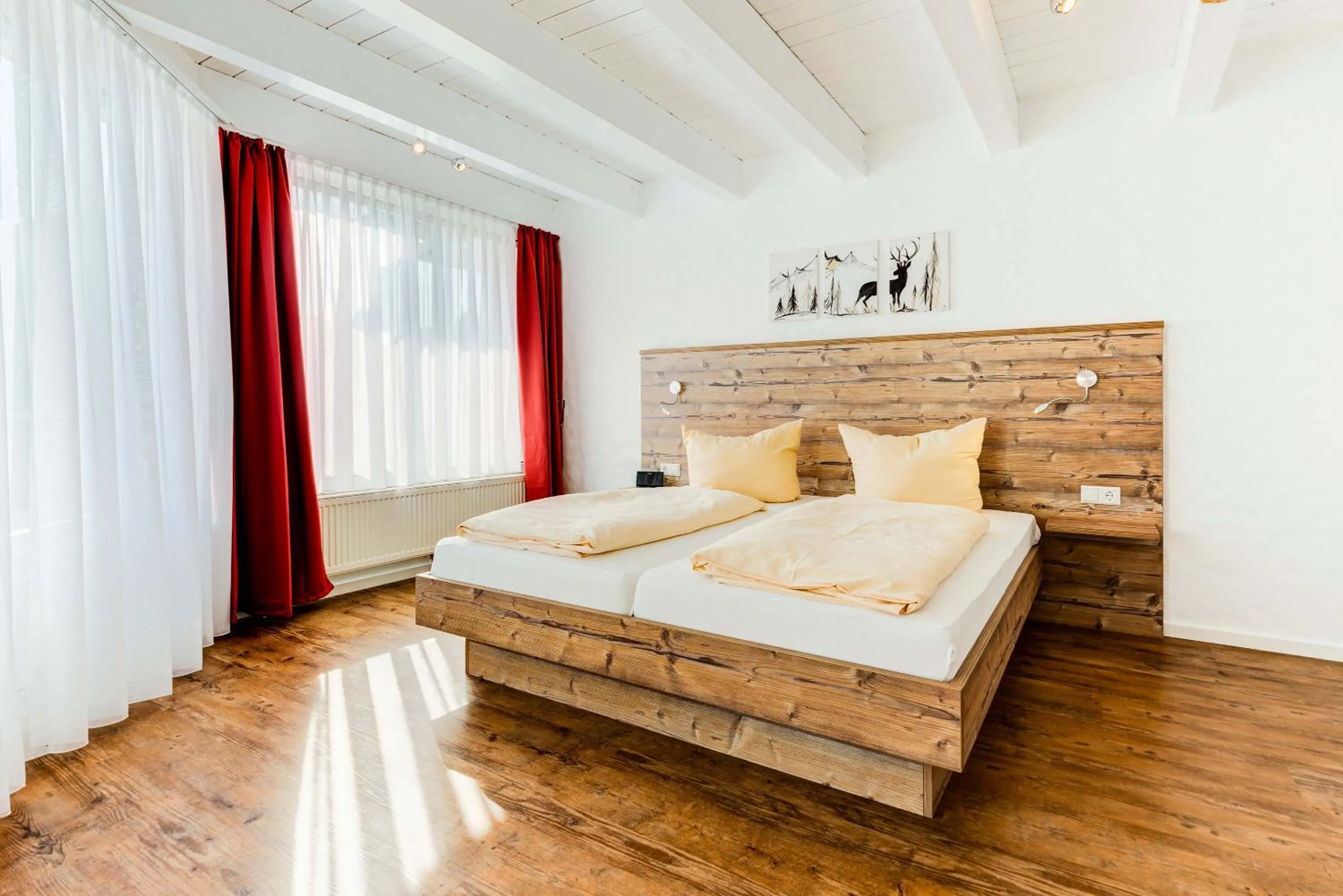 Photo of the whole room, Bed in Landgasthof zum Dorfkrug