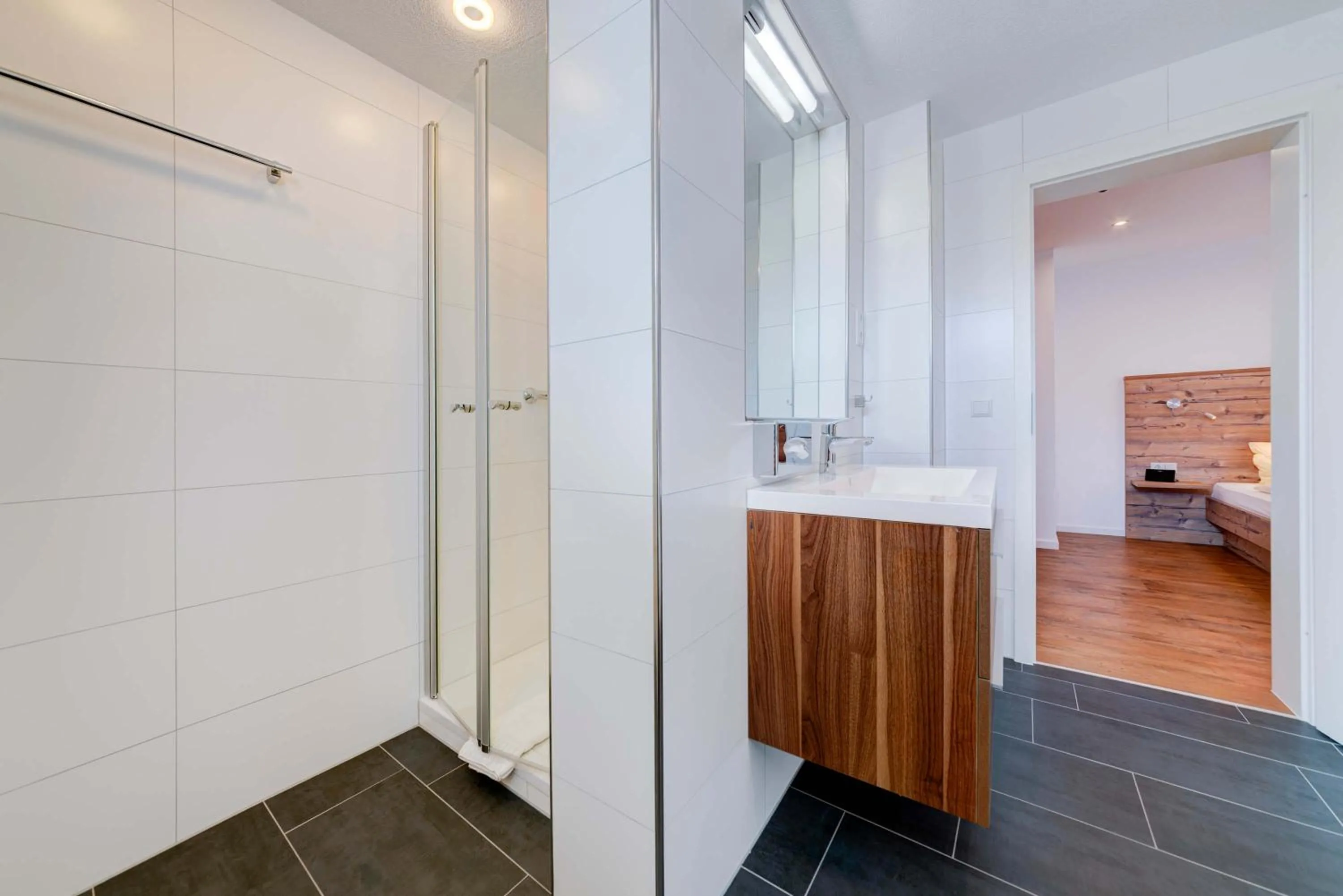 Bathroom, Bed in Landgasthof zum Dorfkrug