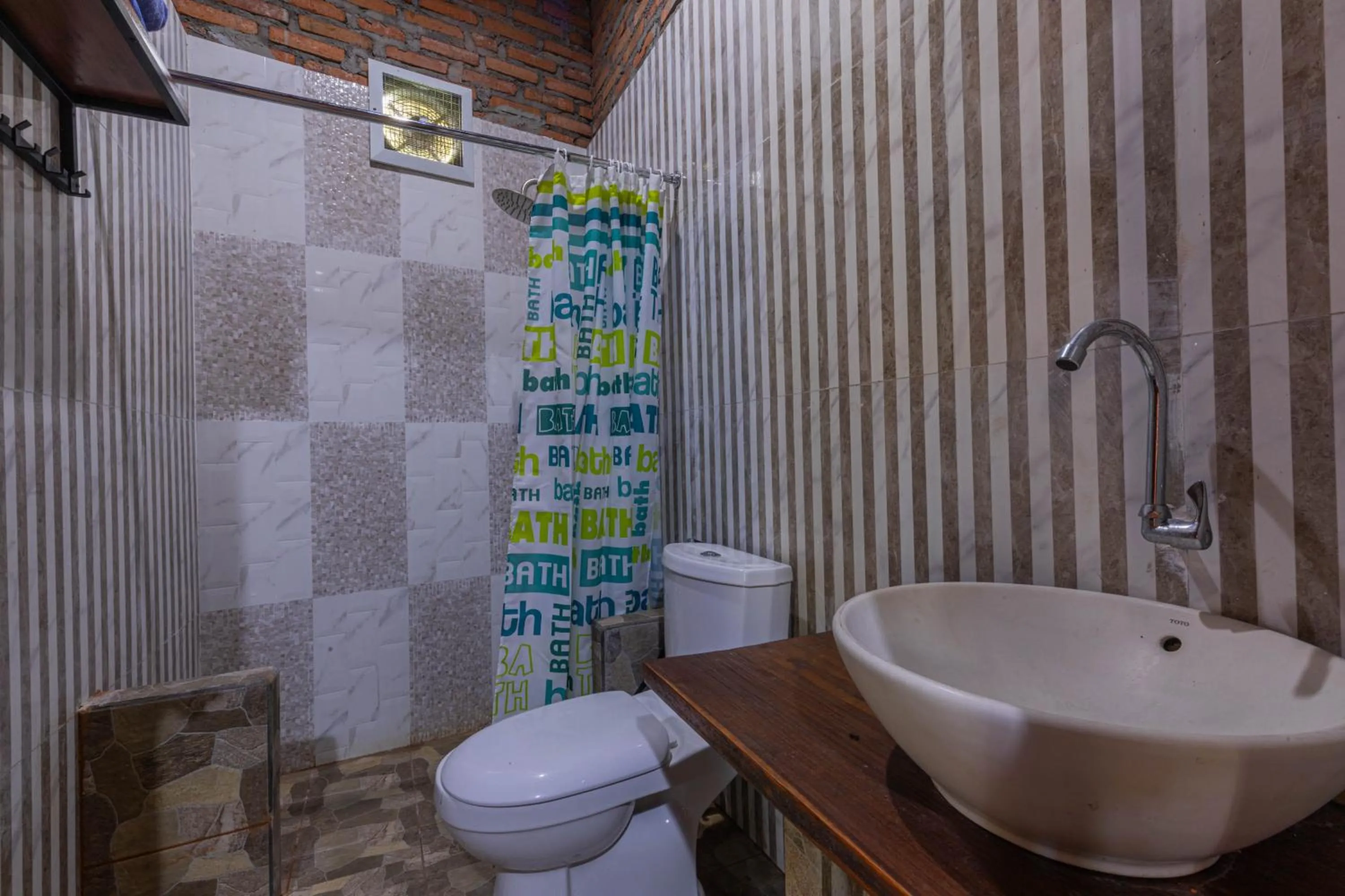 Shower in Kubu Selat Villa and Glamping