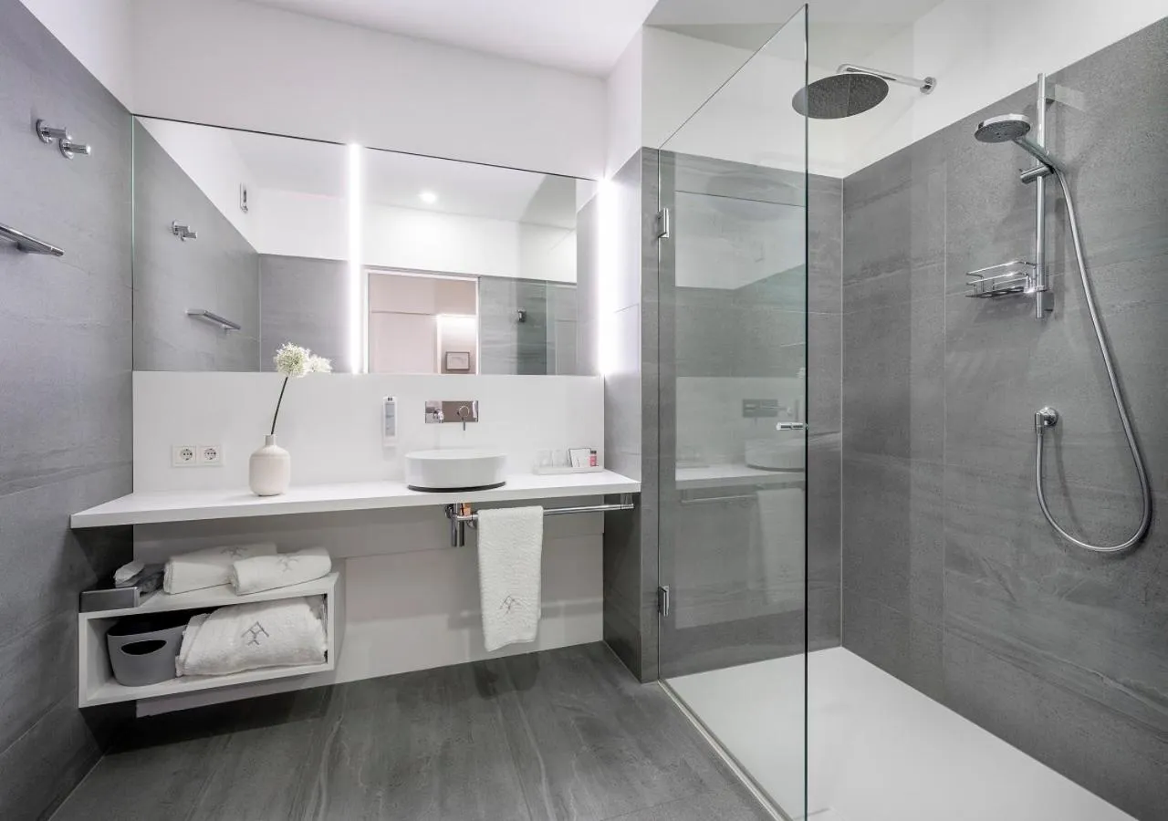 Shower in Boutique Hotel Hauser