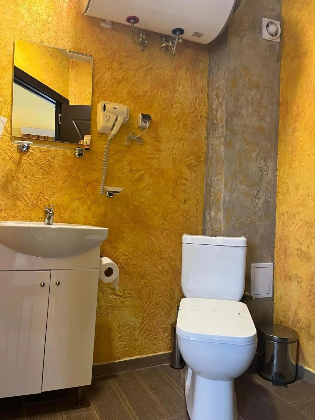 Shower in Complex MONACO HOTEL & CASINO