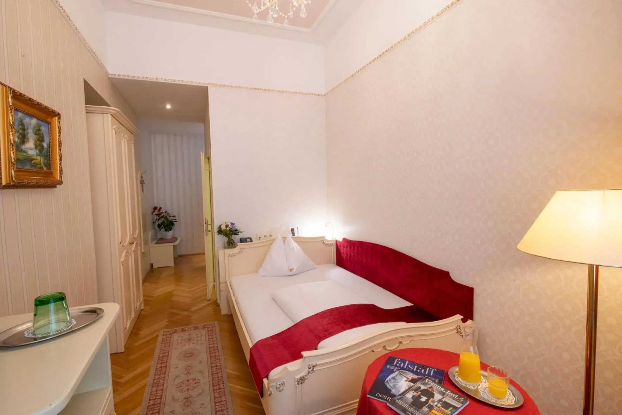 Bedroom, Bed in Pertschy Palais Hotel Bedroom, Bed in Pertschy Palais Hotel