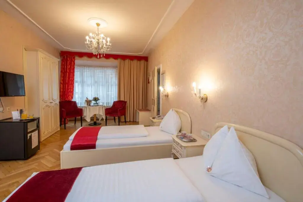 Bedroom, Bed in Pertschy Palais Hotel Bedroom, Bed in Pertschy Palais Hotel