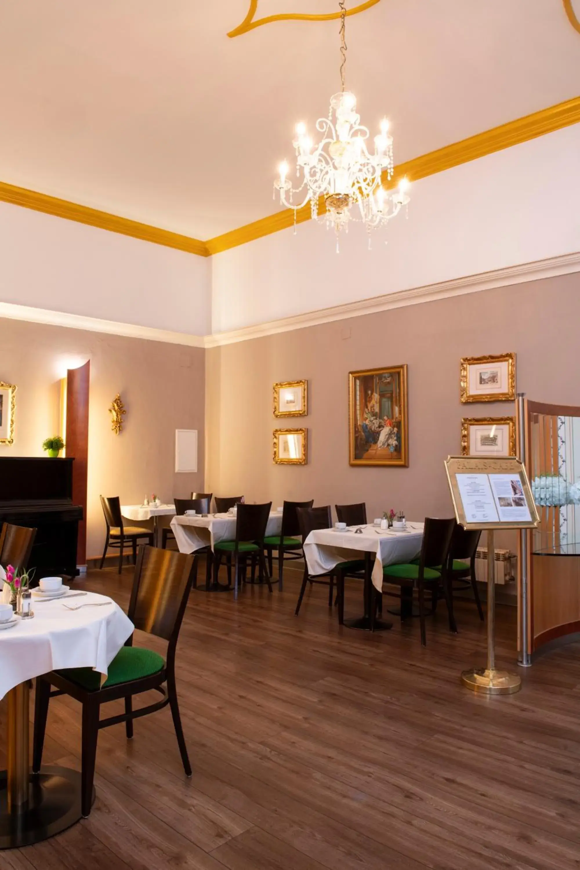 Breakfast in Pertschy Palais Hotel Breakfast in Pertschy Palais Hotel