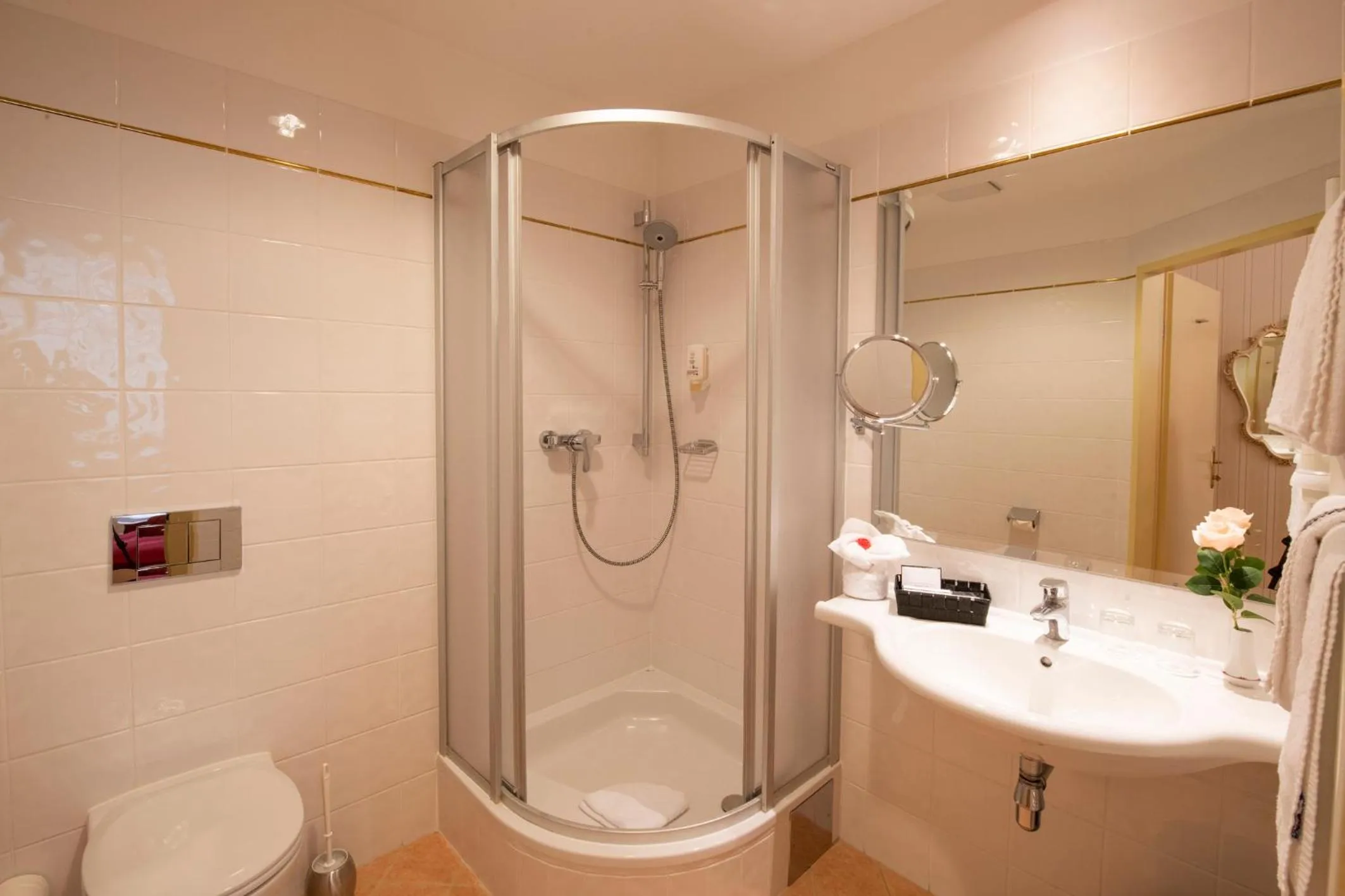 Shower in Pertschy Palais Hotel