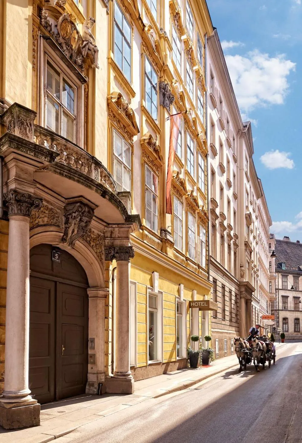 Property building in Pertschy Palais Hotel