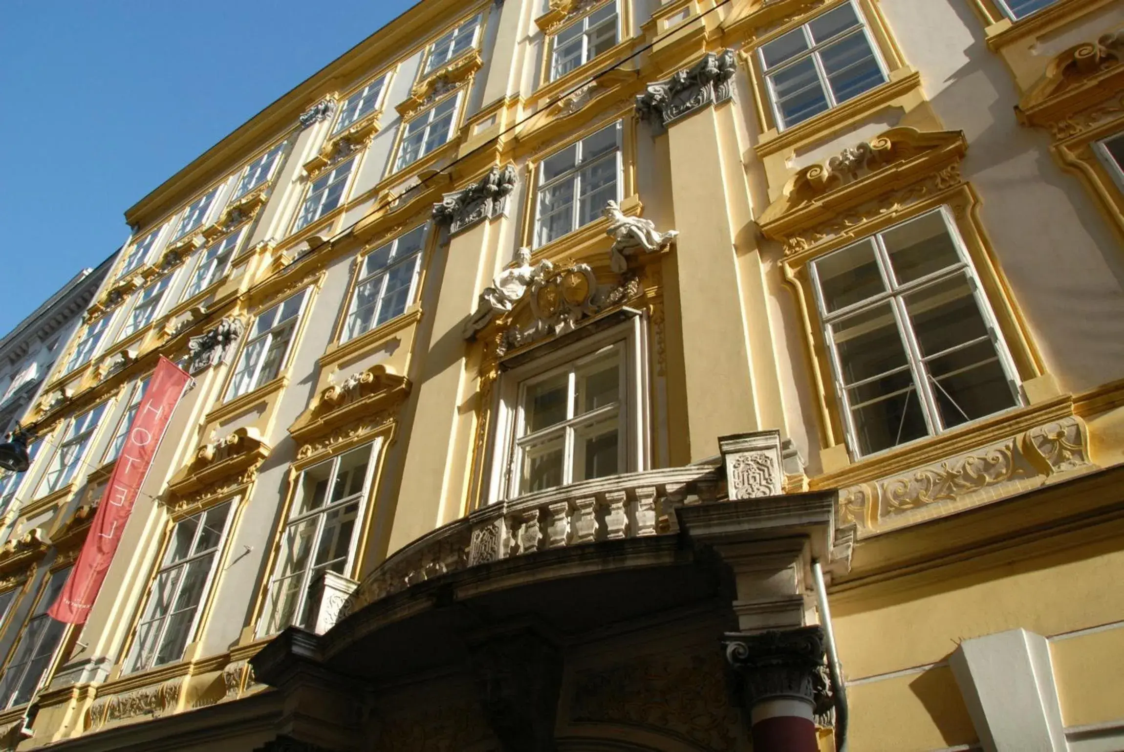 Facade/entrance in Pertschy Palais Hotel Facade/entrance in Pertschy Palais Hotel