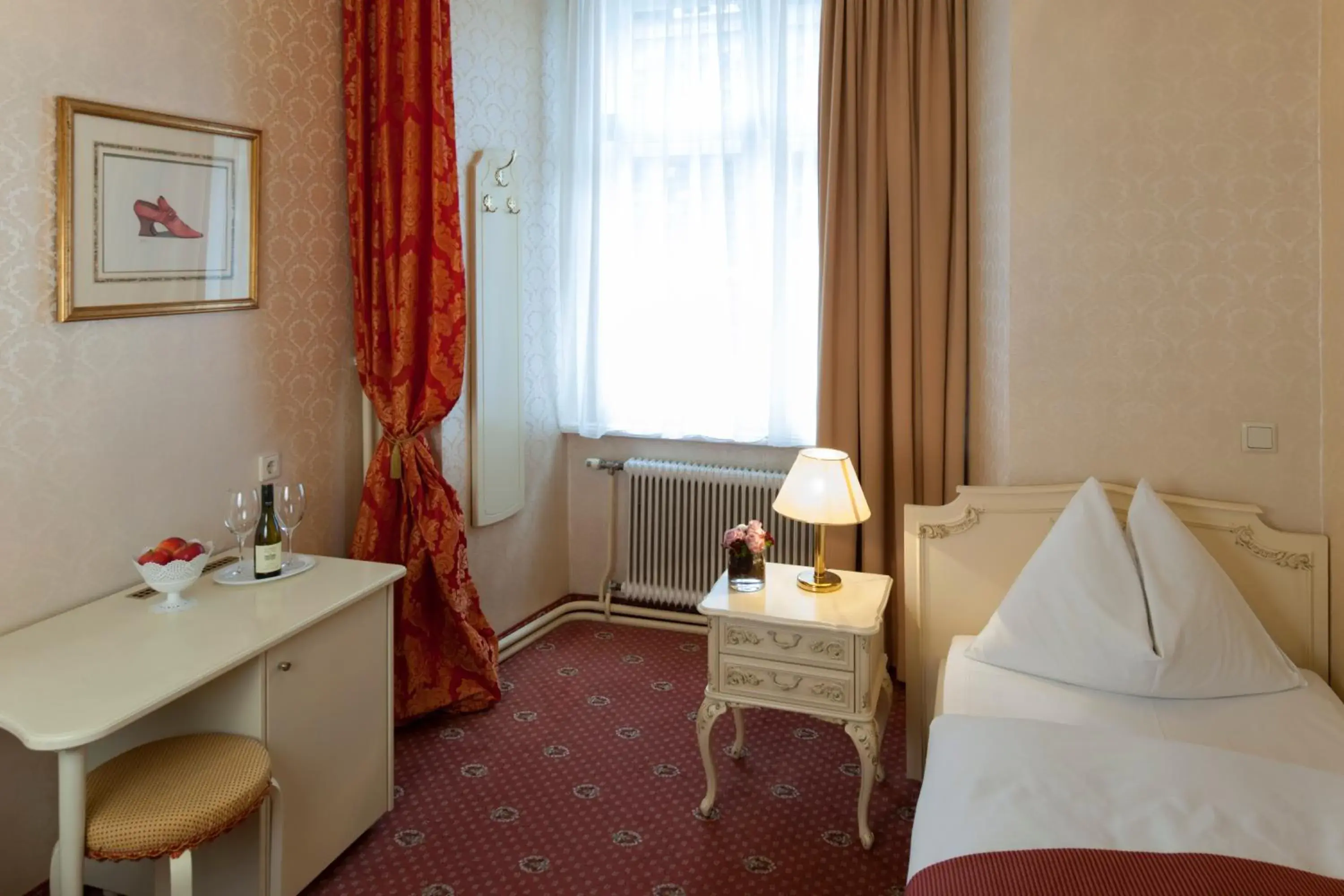 Bedroom, Bed in Pertschy Palais Hotel Bedroom, Bed in Pertschy Palais Hotel
