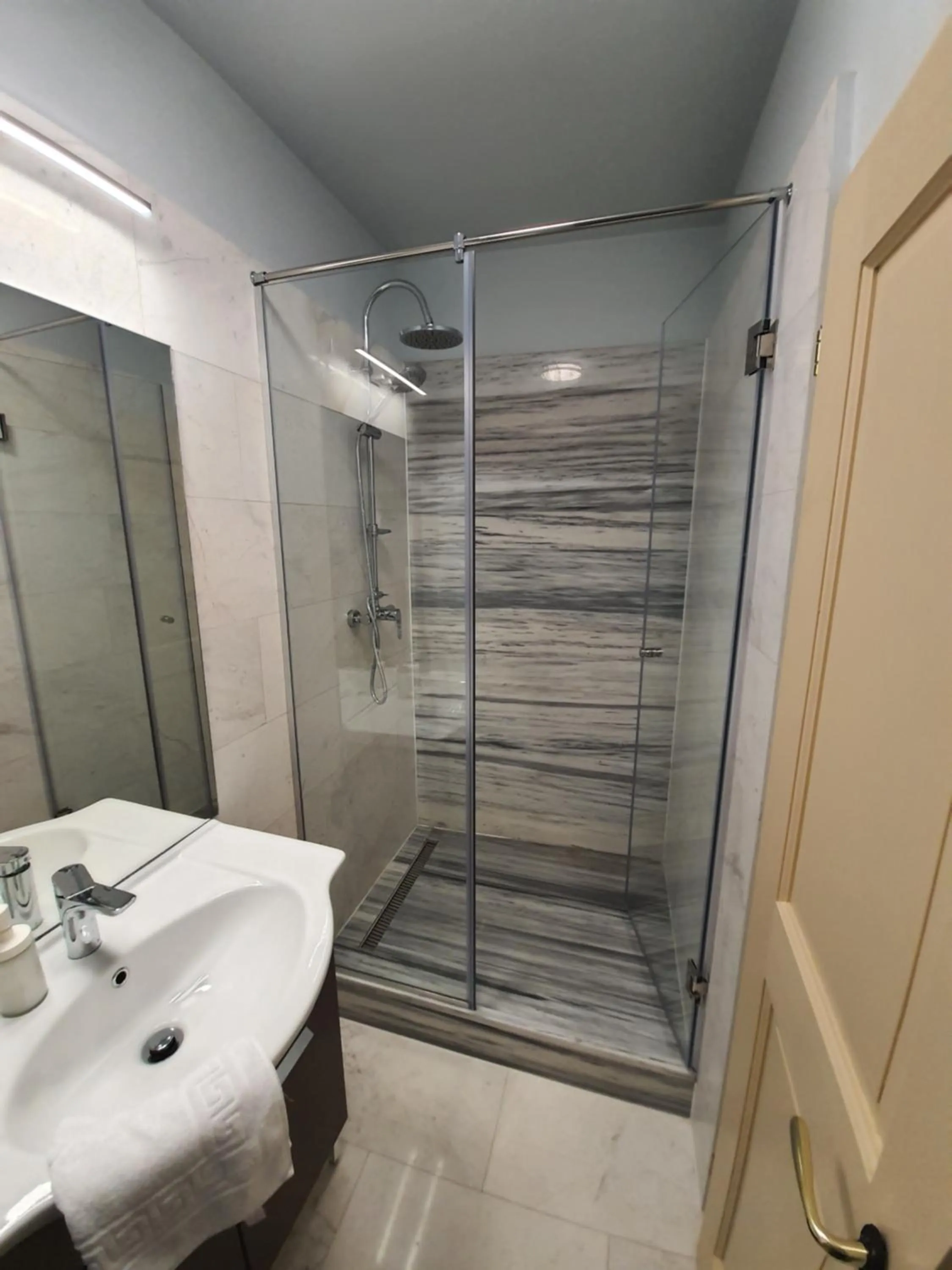 Photo of the whole room in dasHaus