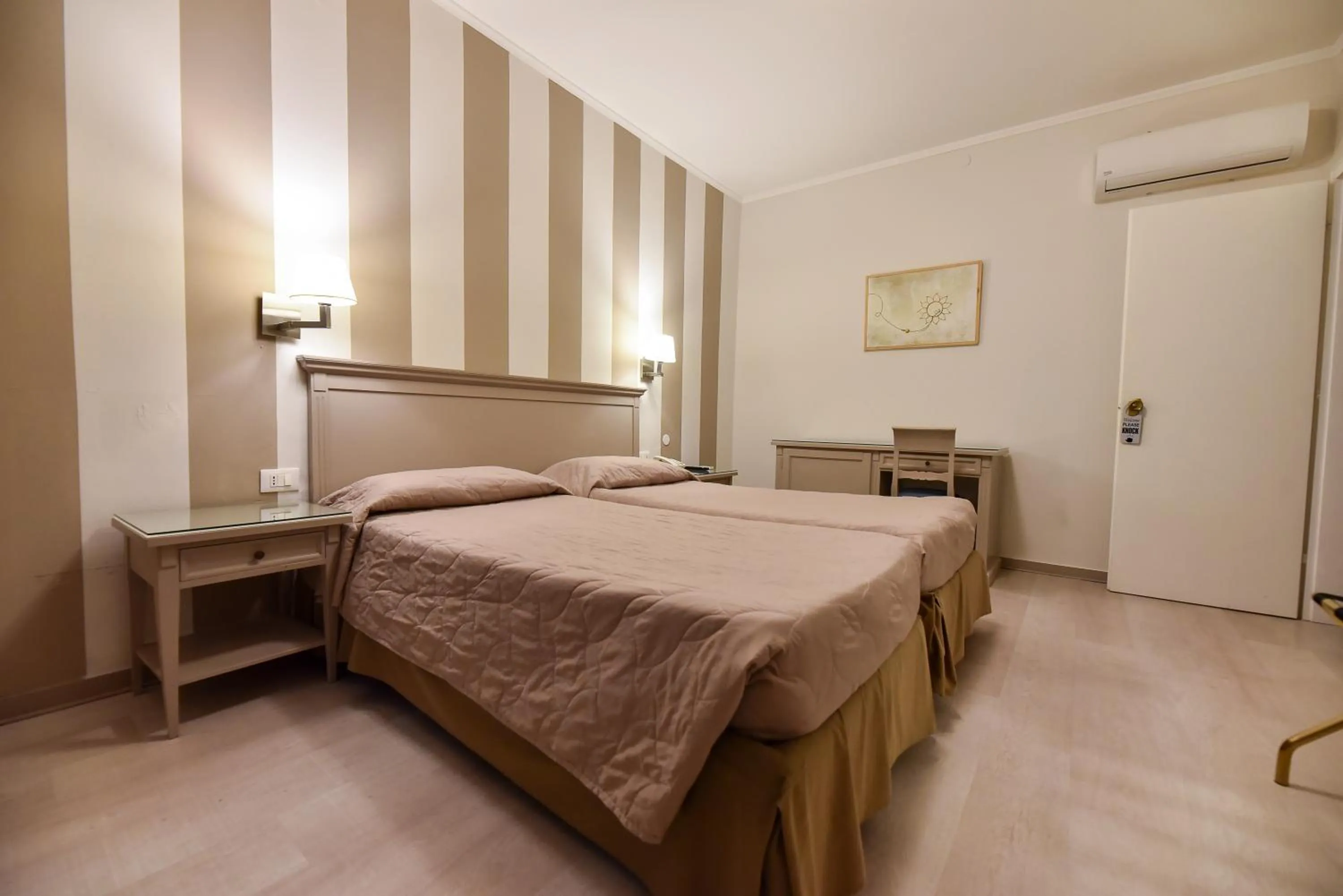 Bed in Hotel Bristol