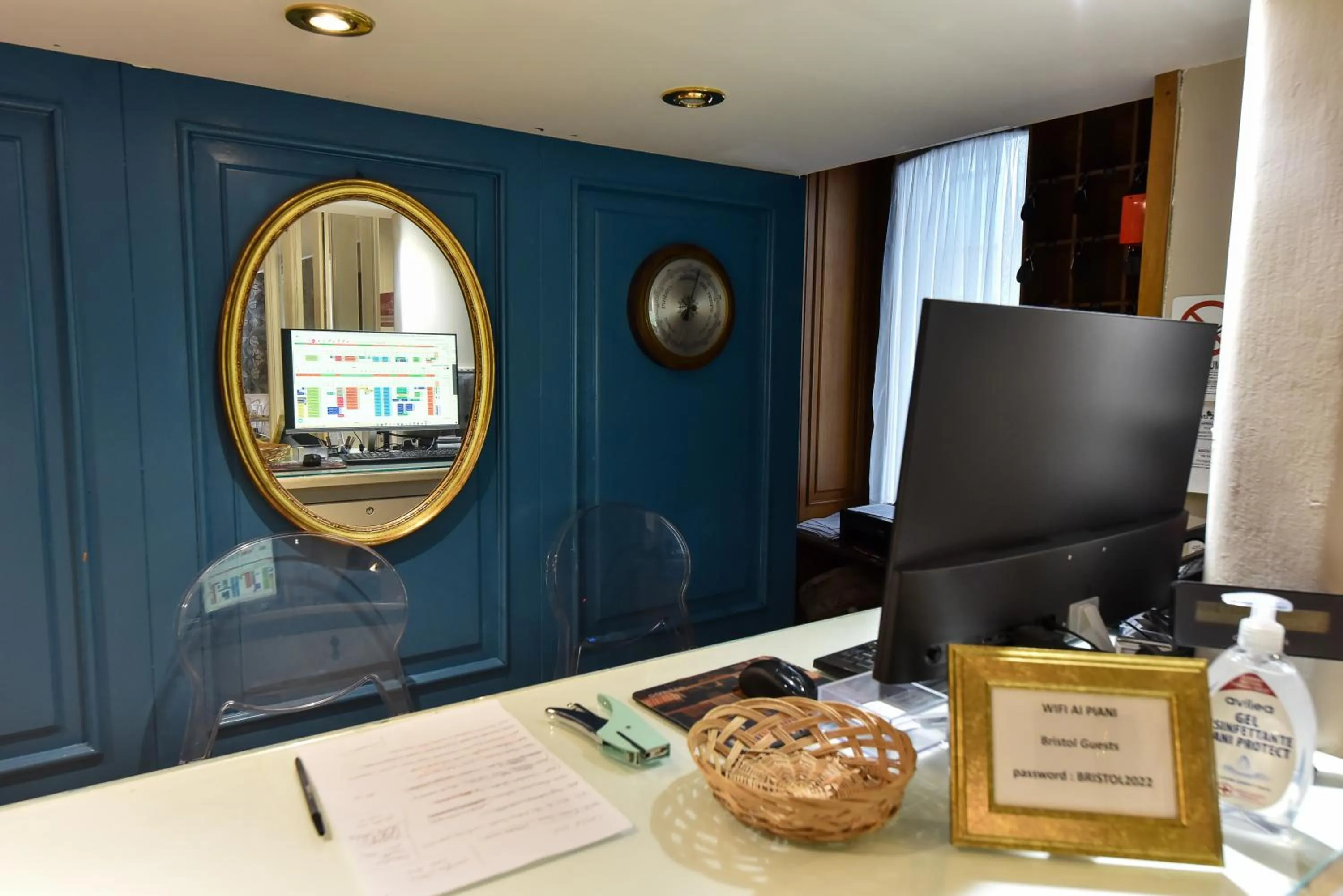 Lobby or reception in Hotel Bristol