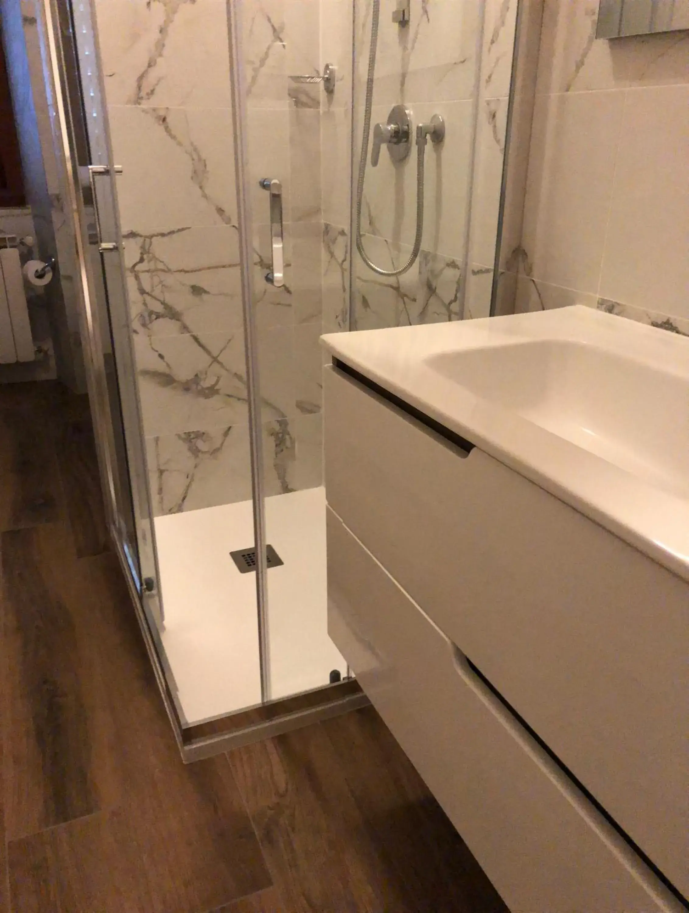 Large Double or Twin Room in Hotel Bristol Large Double or Twin Room in Hotel Bristol