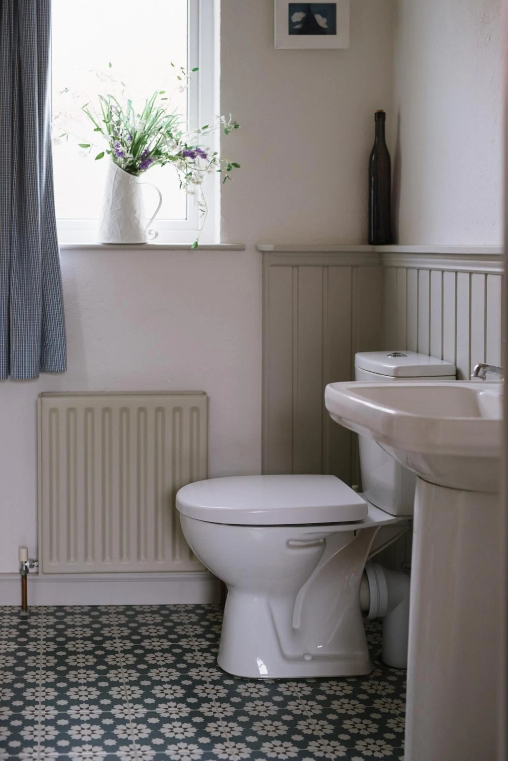 Shower in Elm Tree Cottage