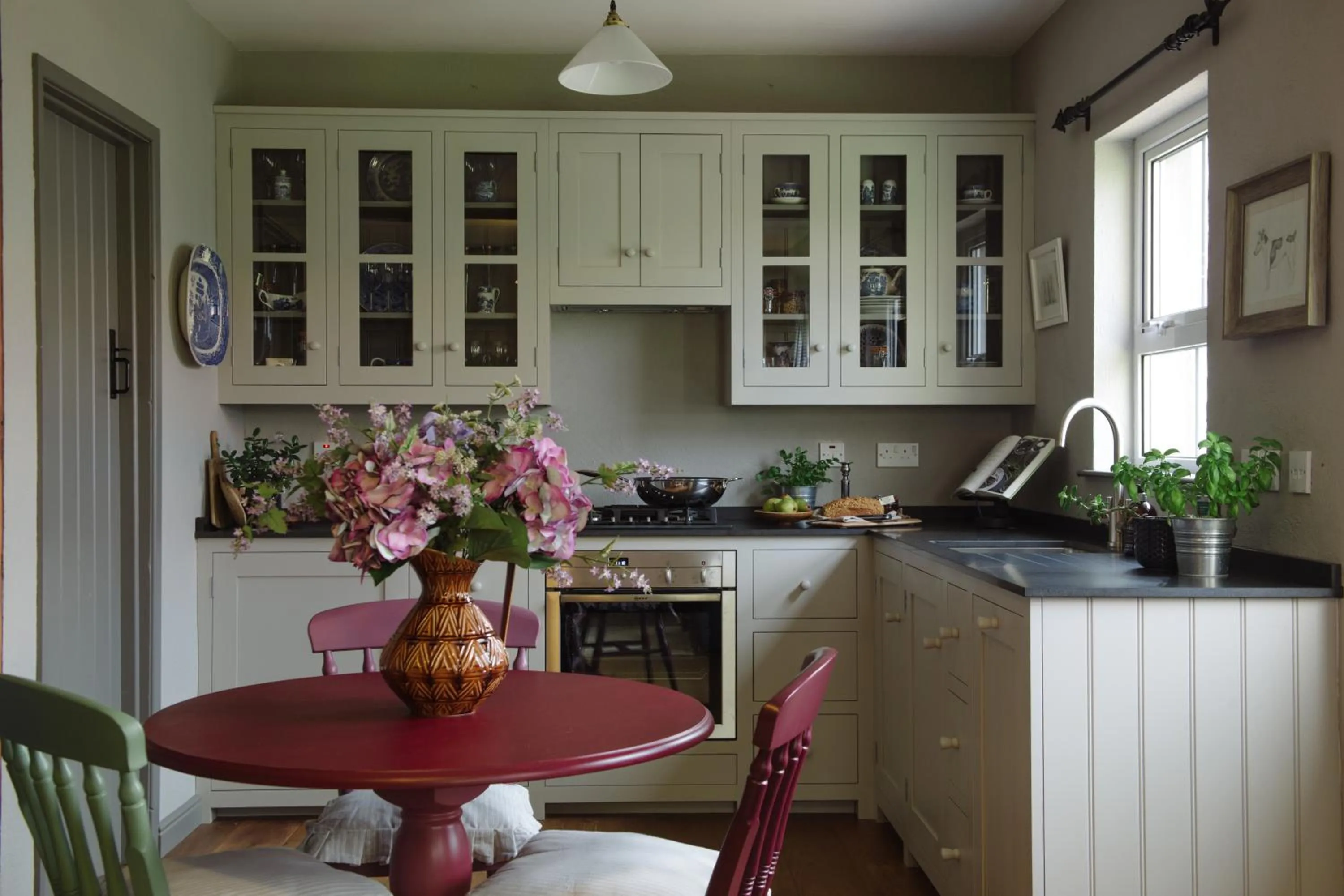 Kitchen or kitchenette in Elm Tree Cottage