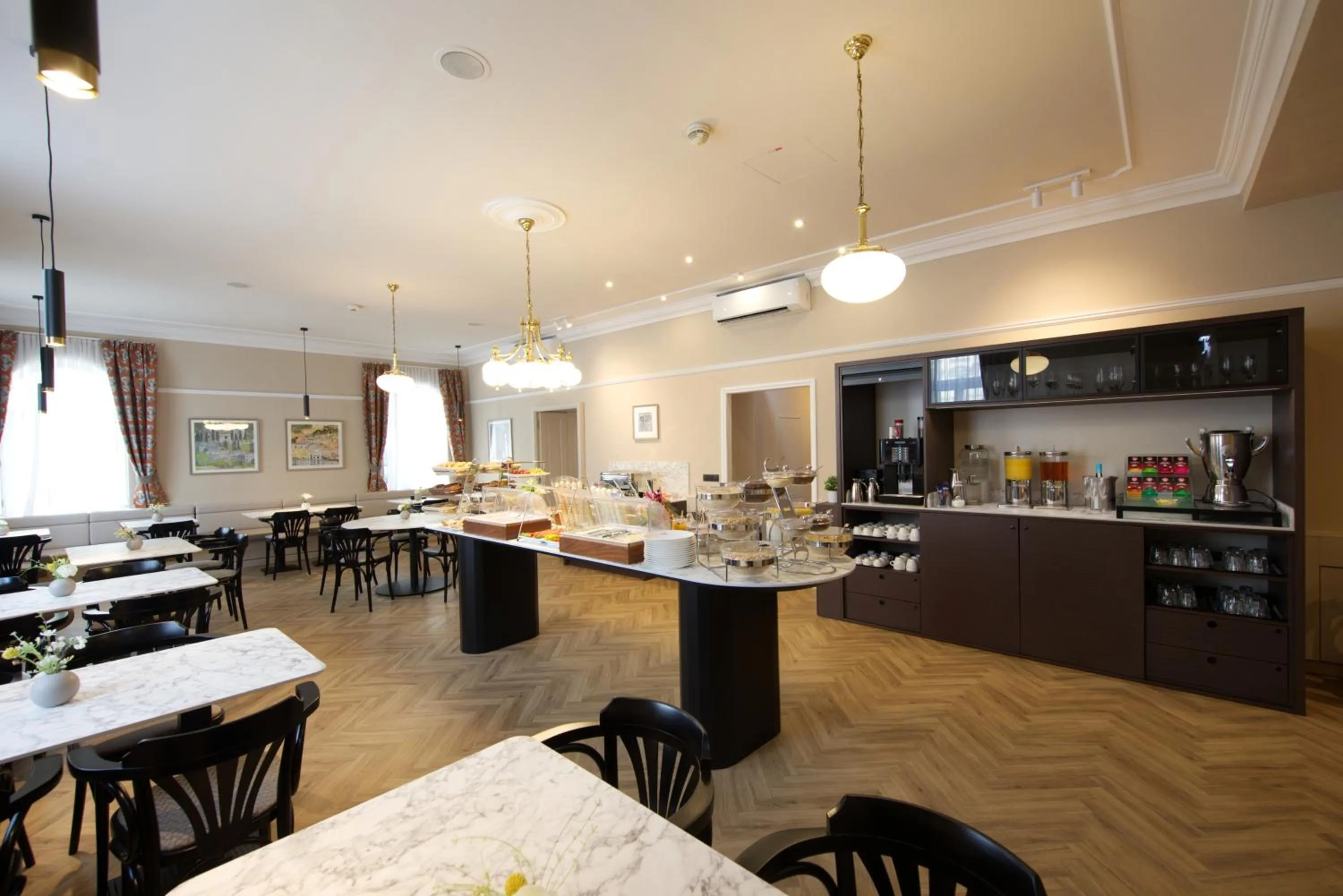 Buffet breakfast in Drei Kronen Hotel Wien City