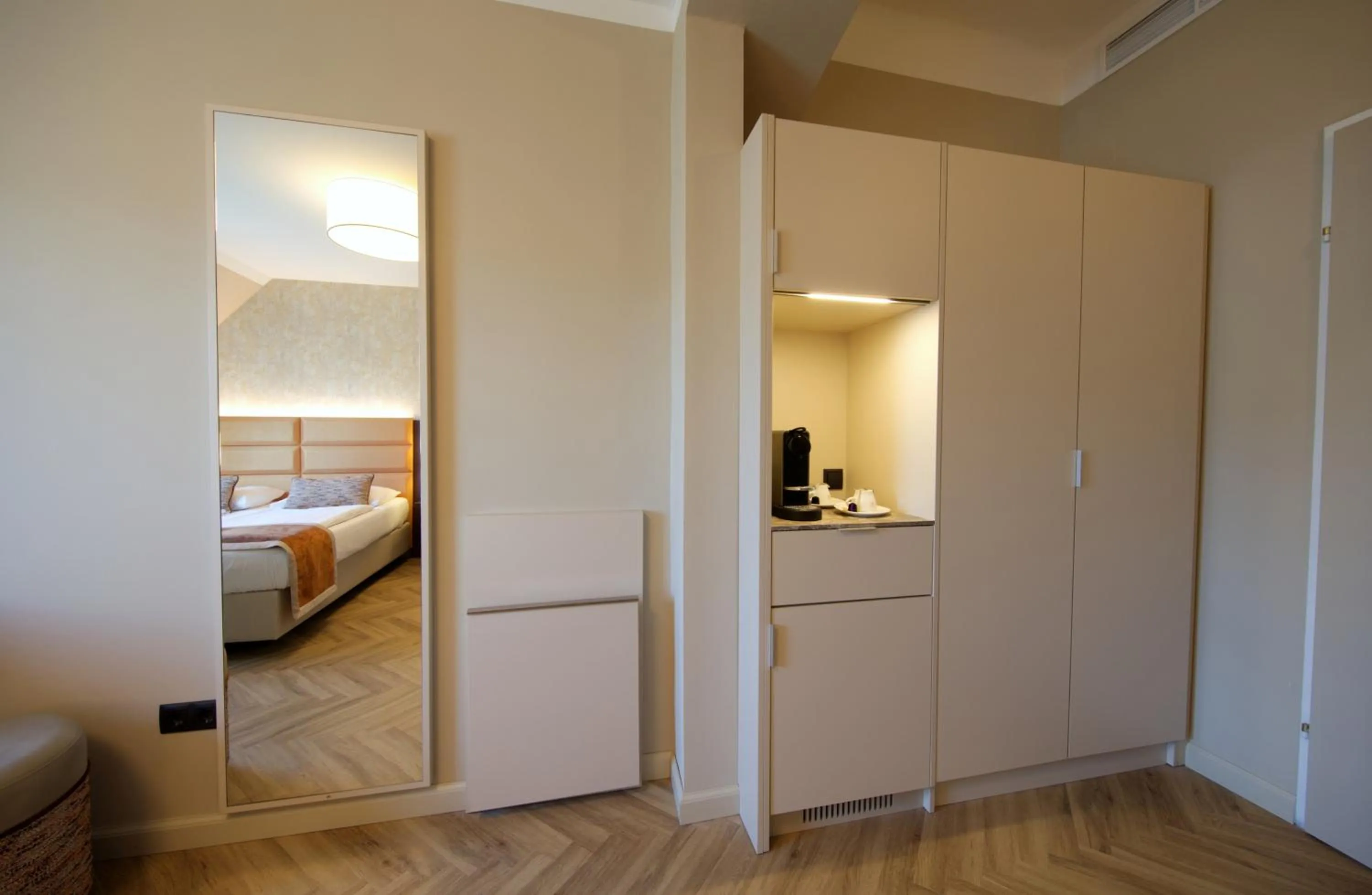 Bed in Drei Kronen Hotel Wien City