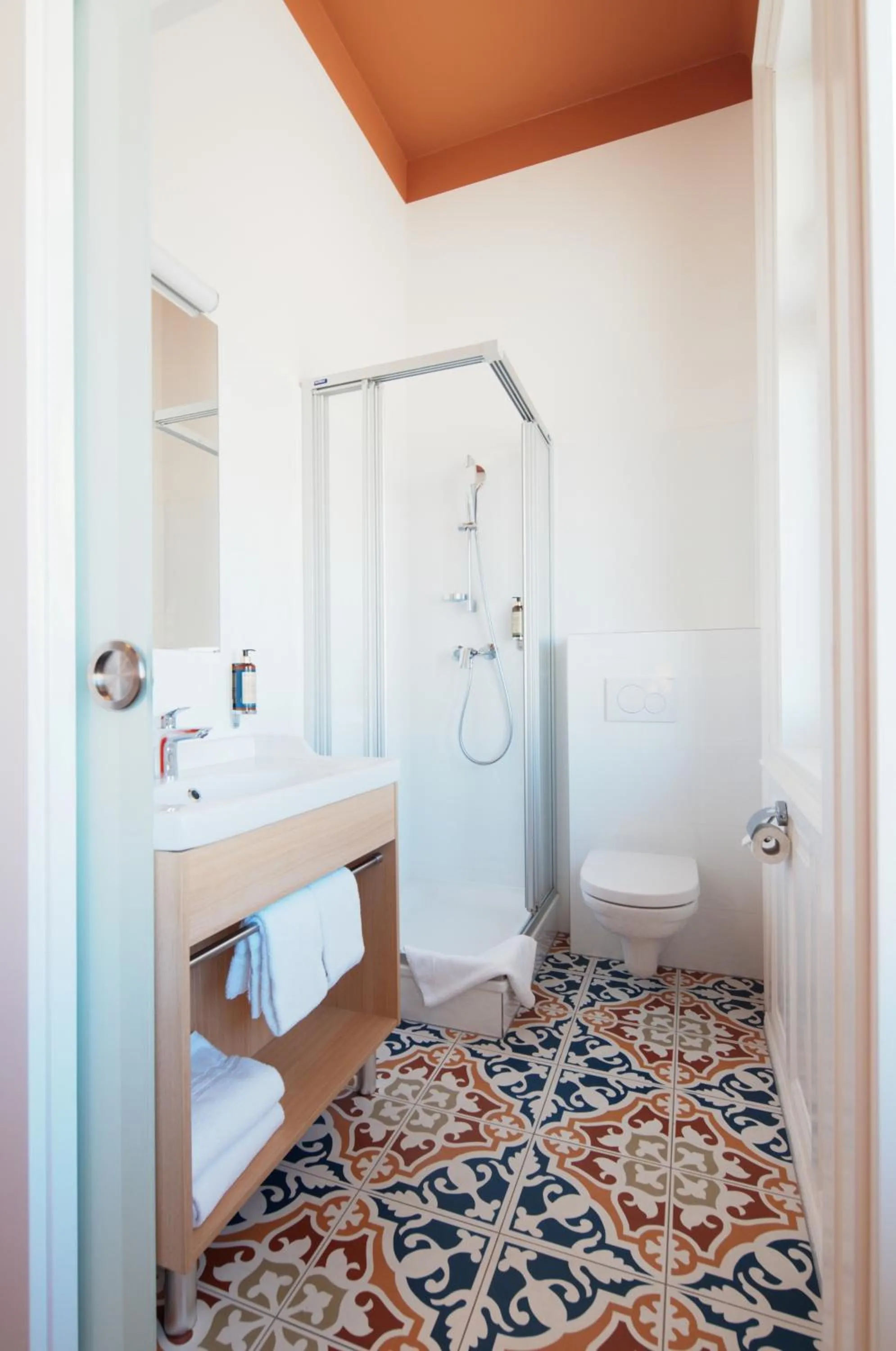 Bathroom in Drei Kronen Hotel Wien City