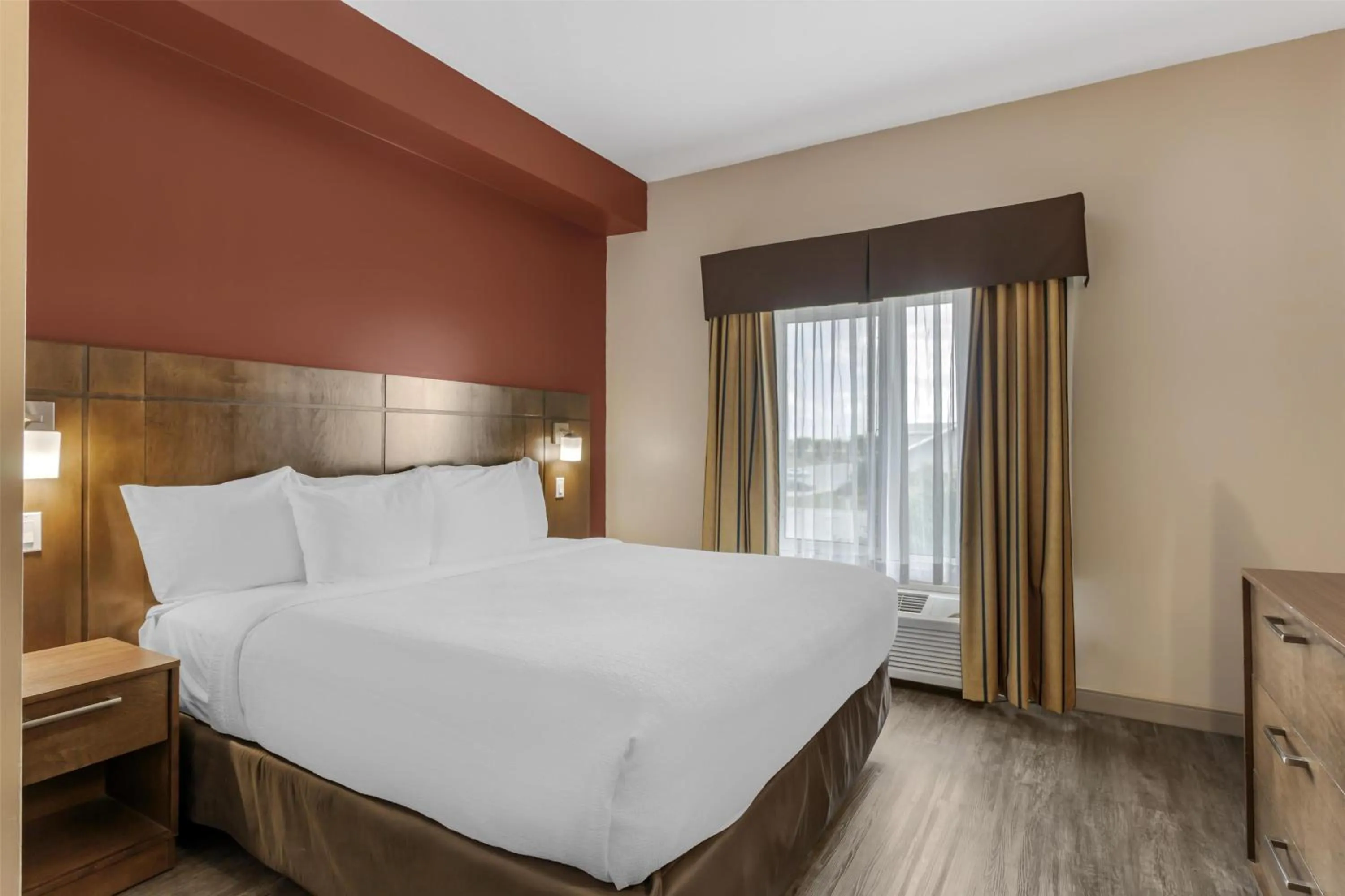 Bedroom, Bed in Best Western Plus Winnipeg West