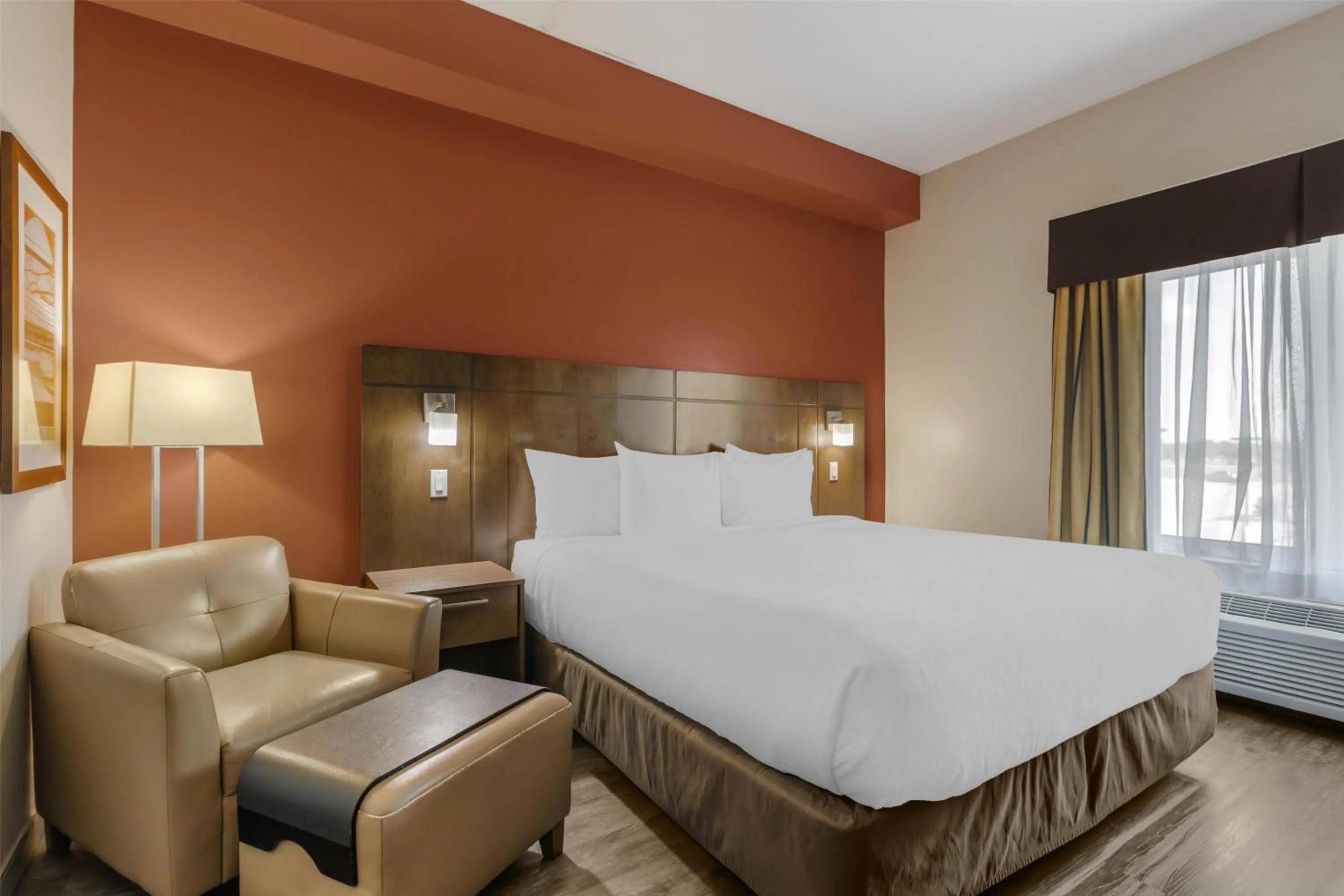 Bedroom, Bed in Best Western Plus Winnipeg West