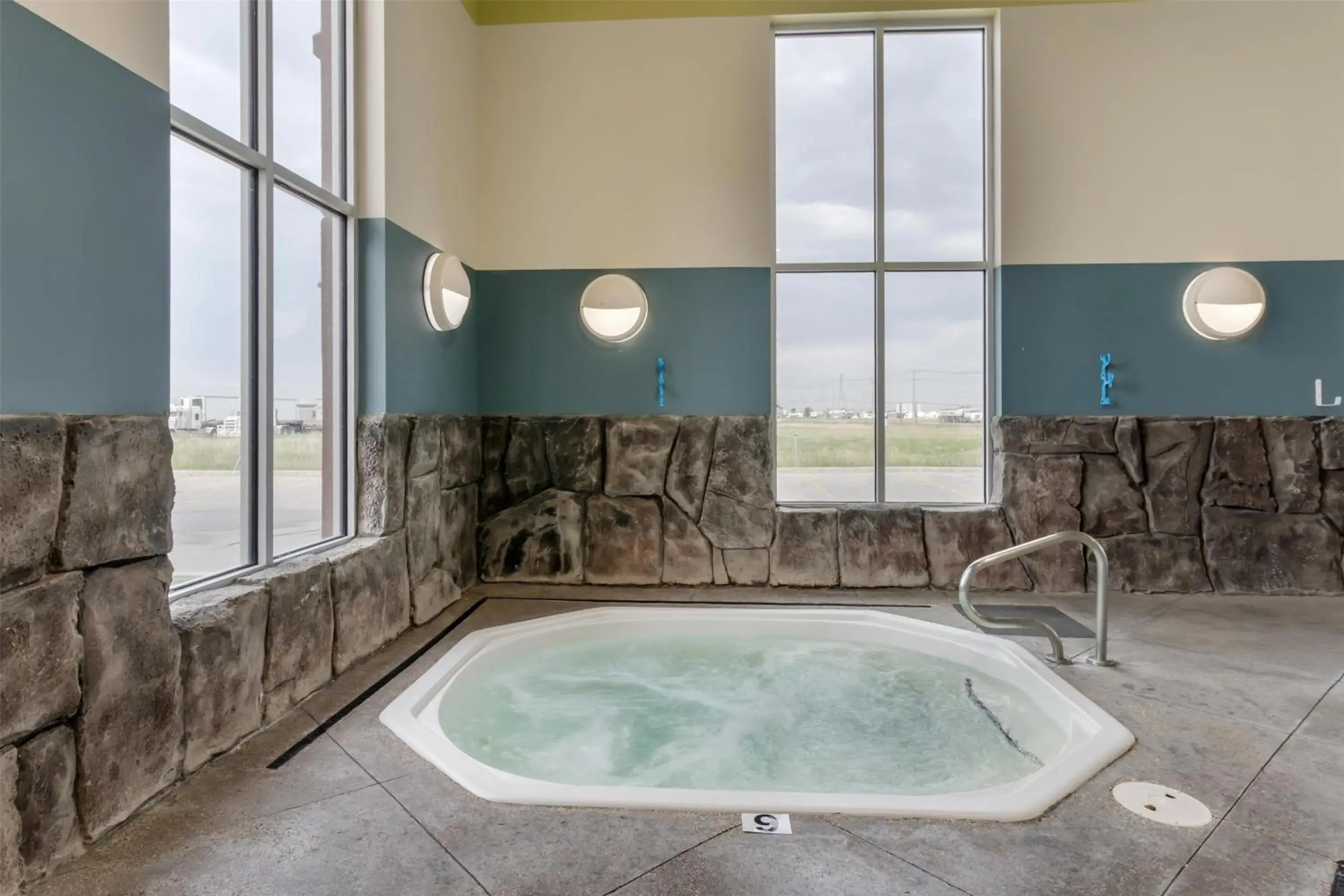 Pool view in Best Western Plus Winnipeg West Pool view in Best Western Plus Winnipeg West