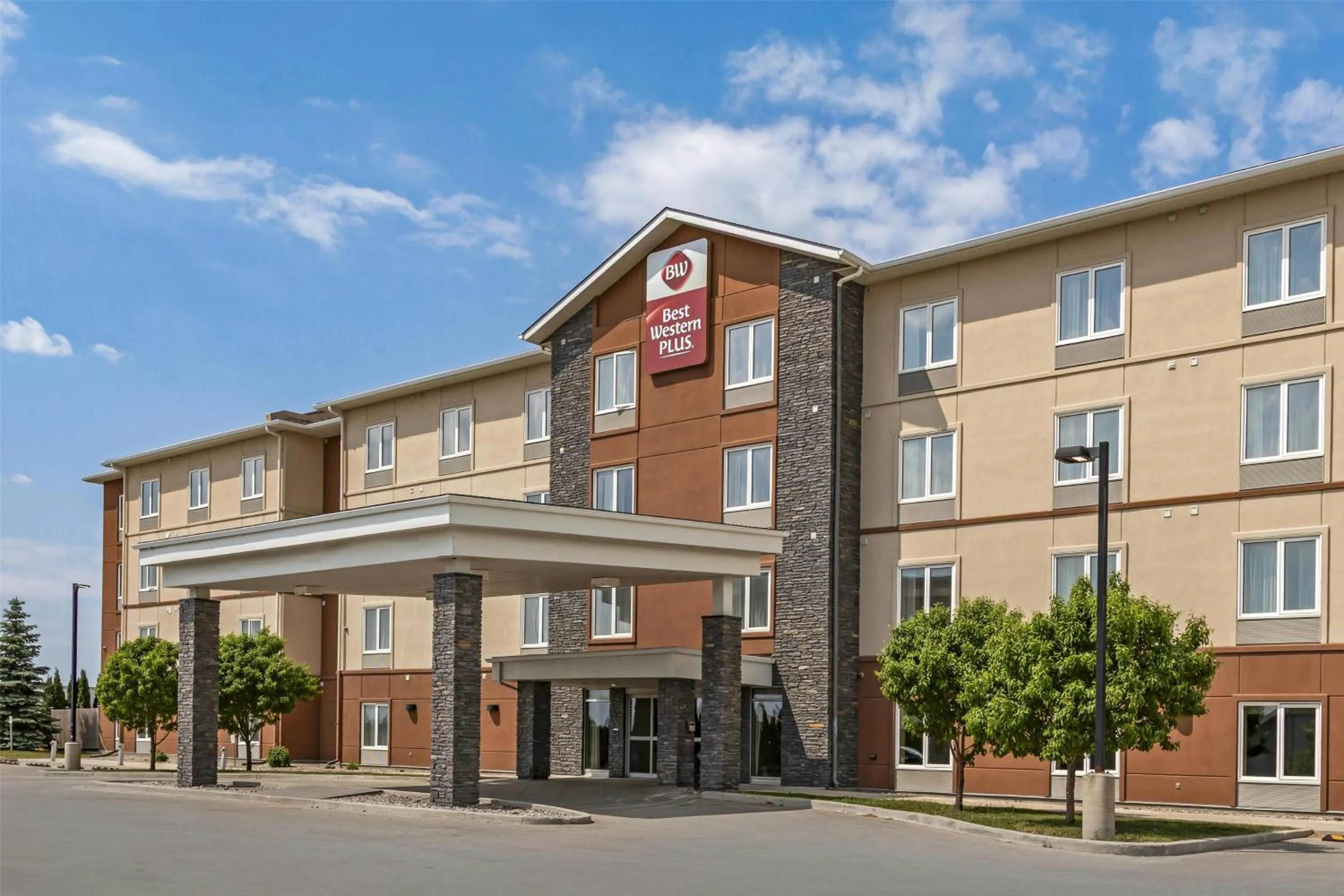 Property building in Best Western Plus Winnipeg West