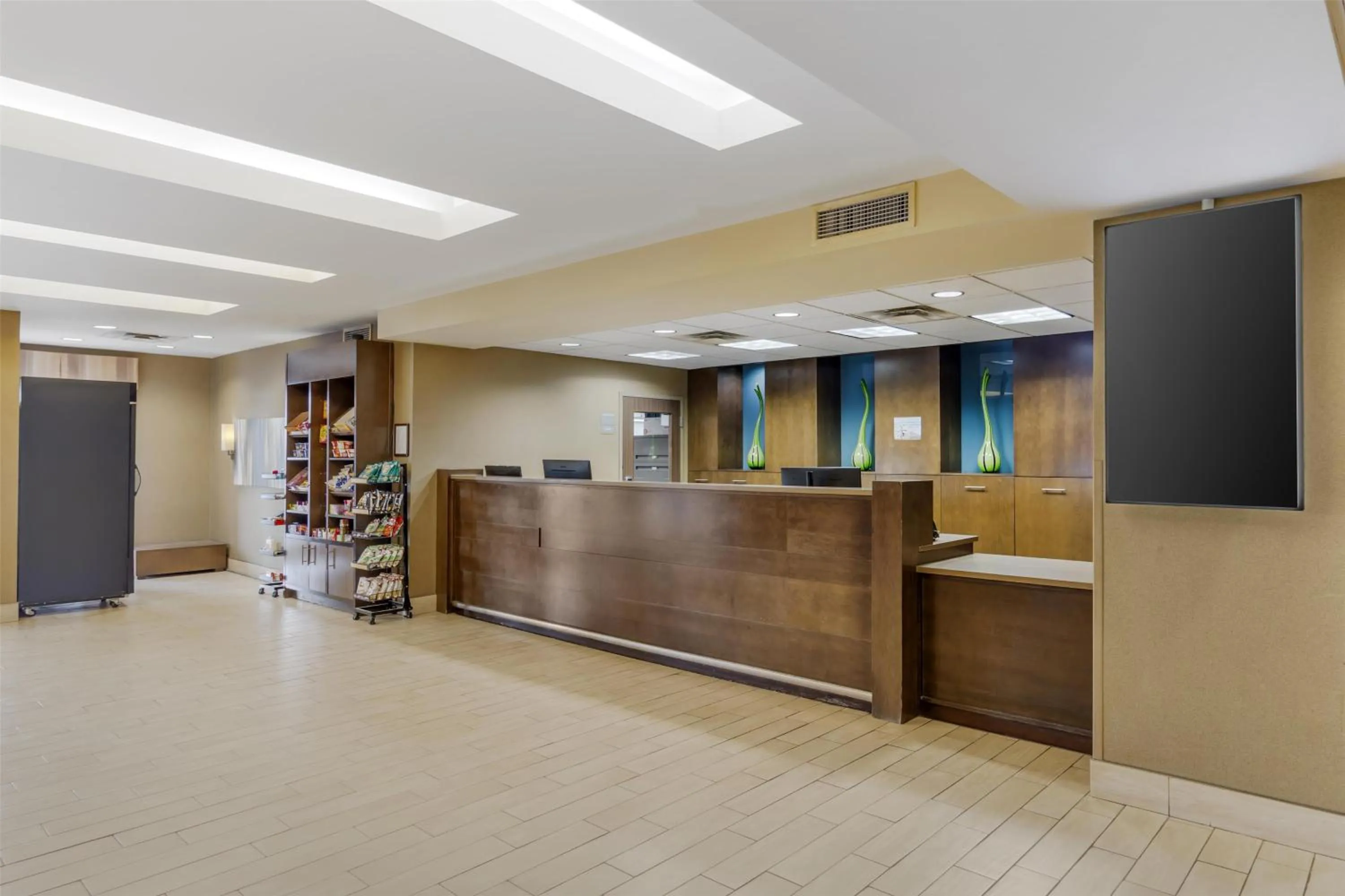 Lobby or reception in Best Western Plus Winnipeg West