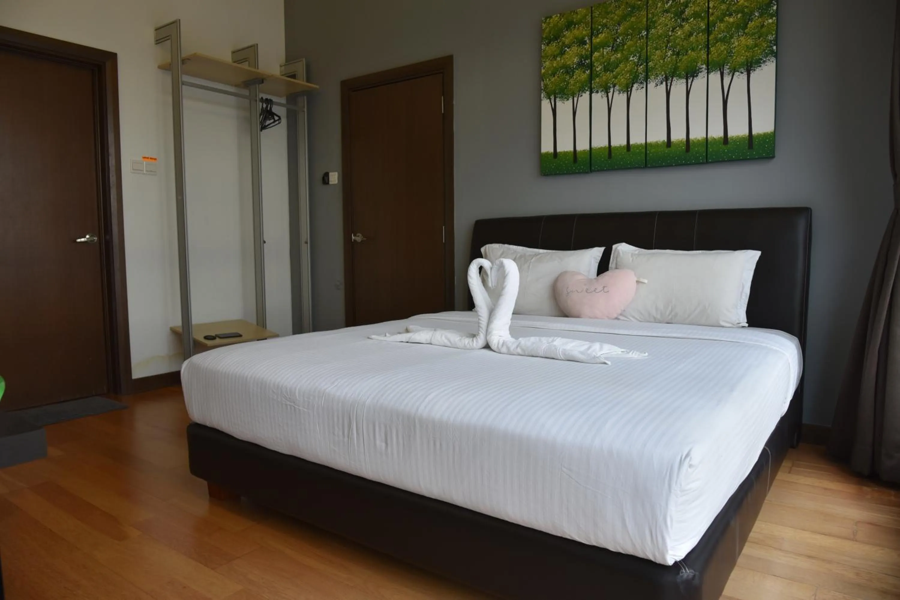 Bed in Wonderful KLCC View at Regalia Suites