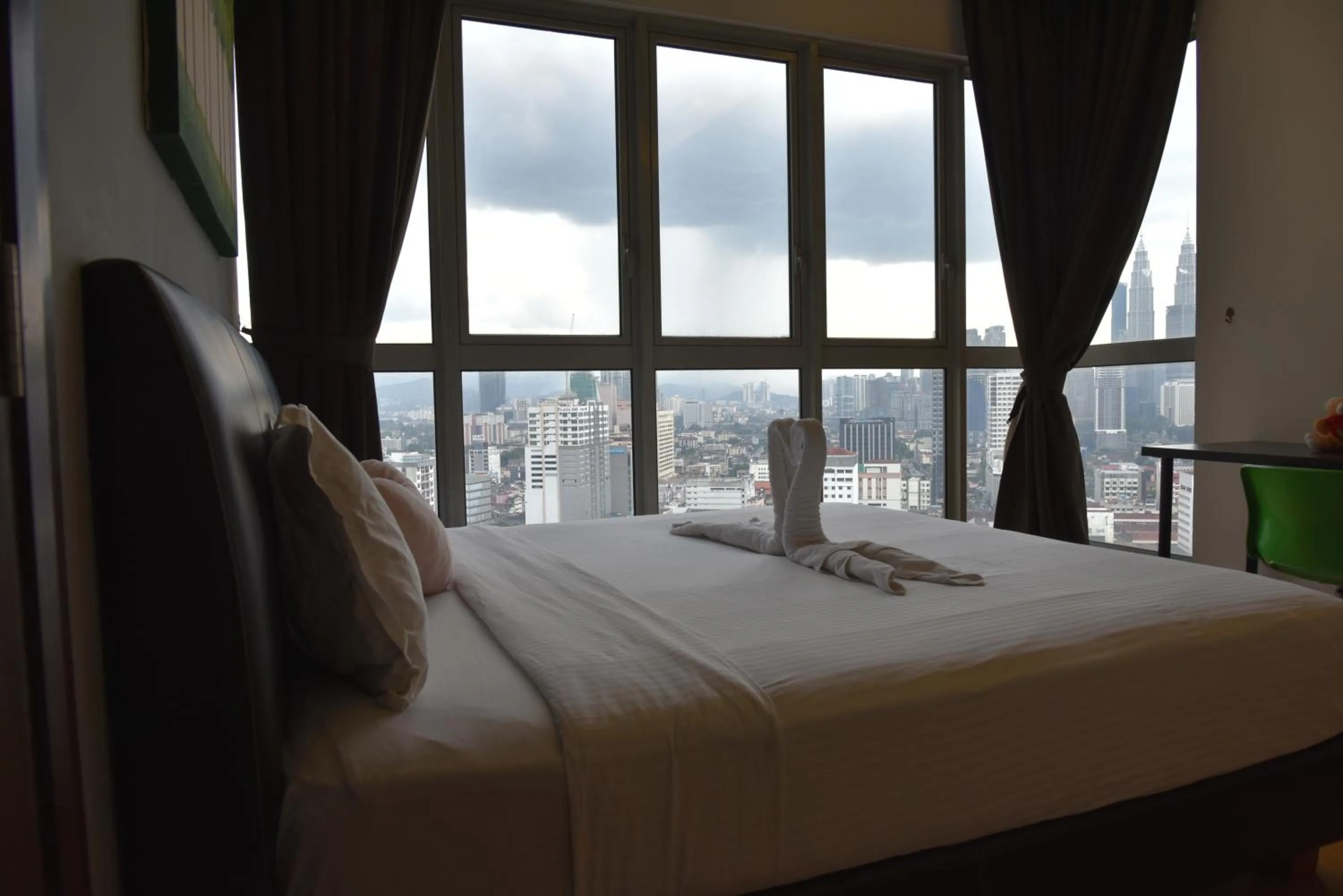 Bed in Wonderful KLCC View at Regalia Suites