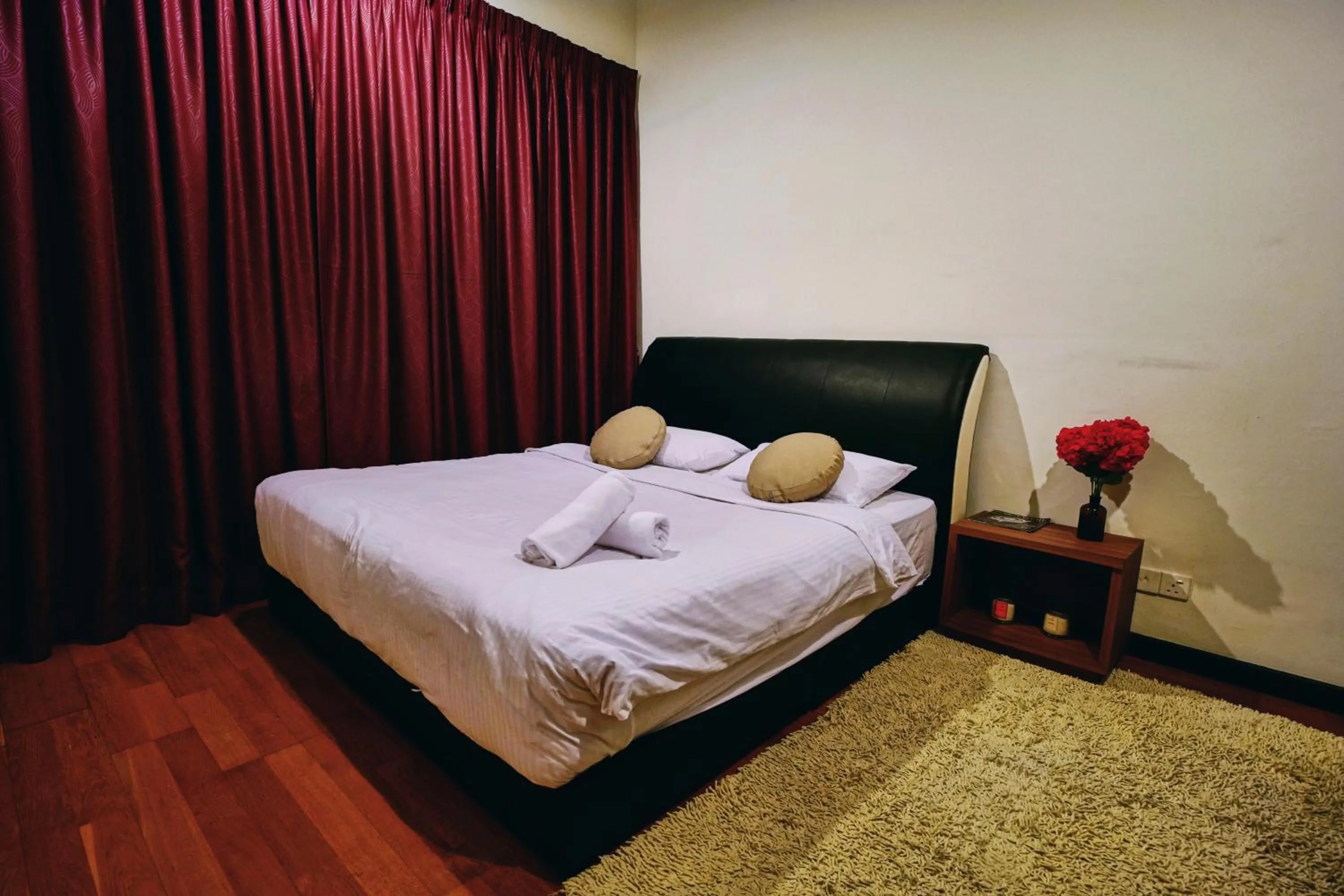 Bed in Wonderful KLCC View at Regalia Suites