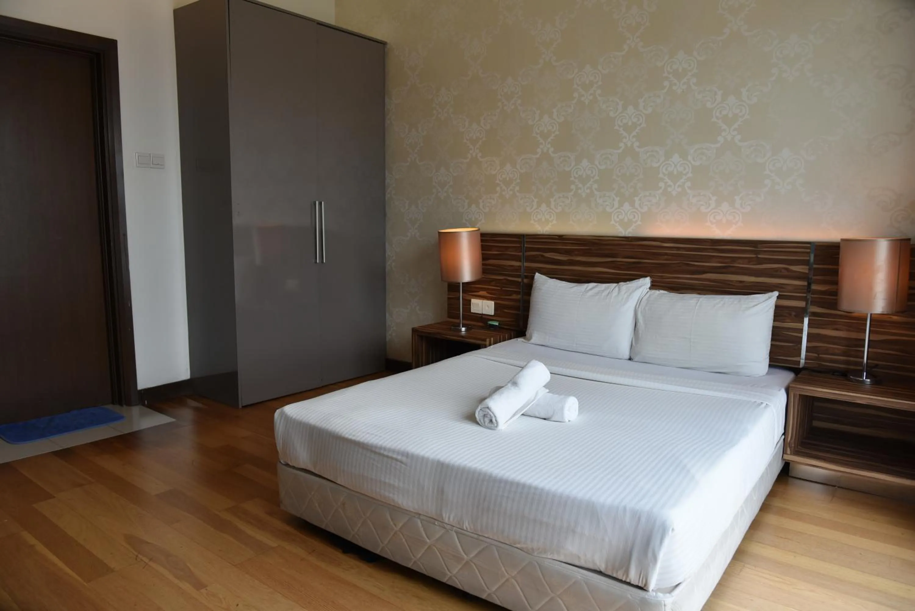 Bed in Wonderful KLCC View at Regalia Suites