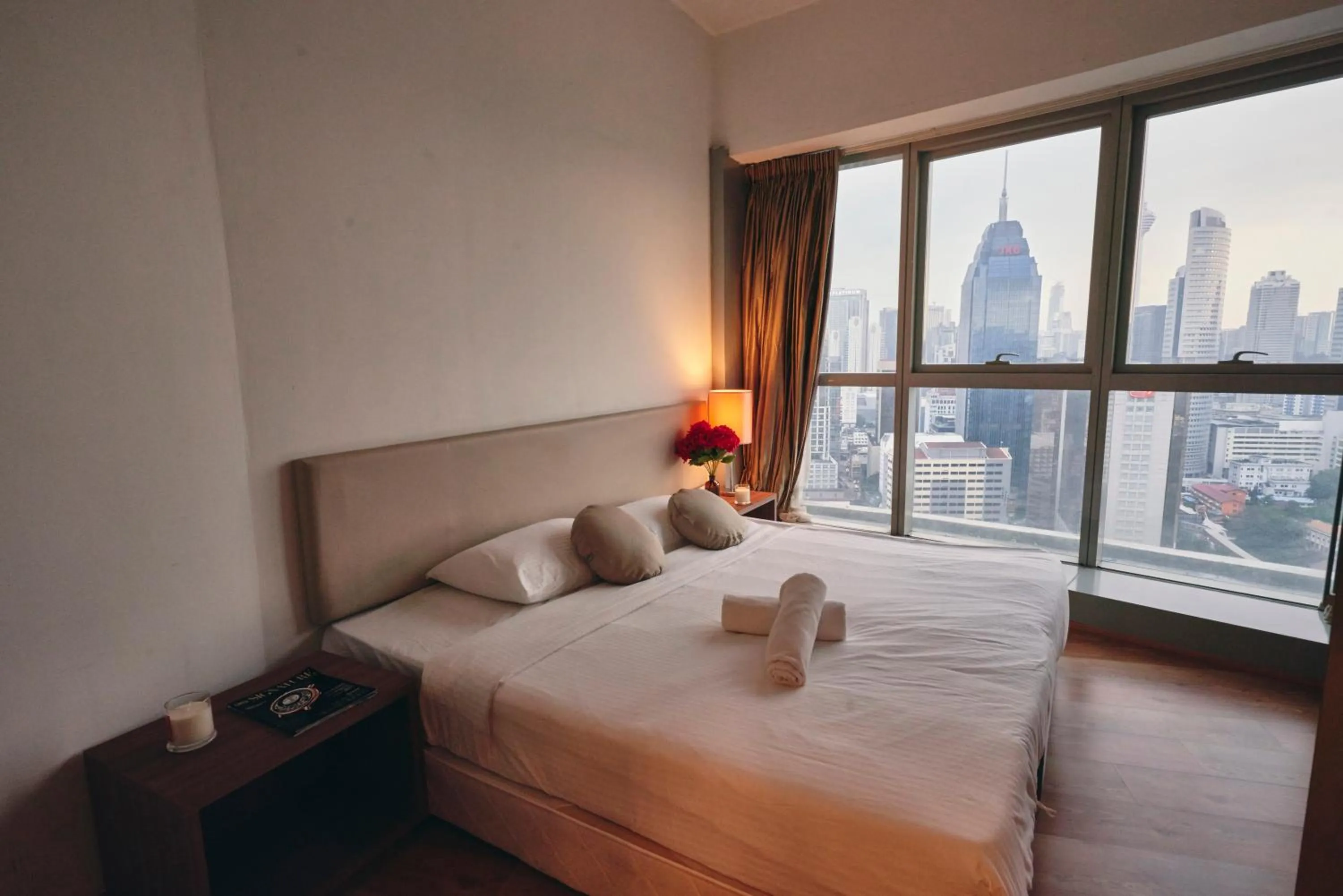 Bed in Wonderful KLCC View at Regalia Suites