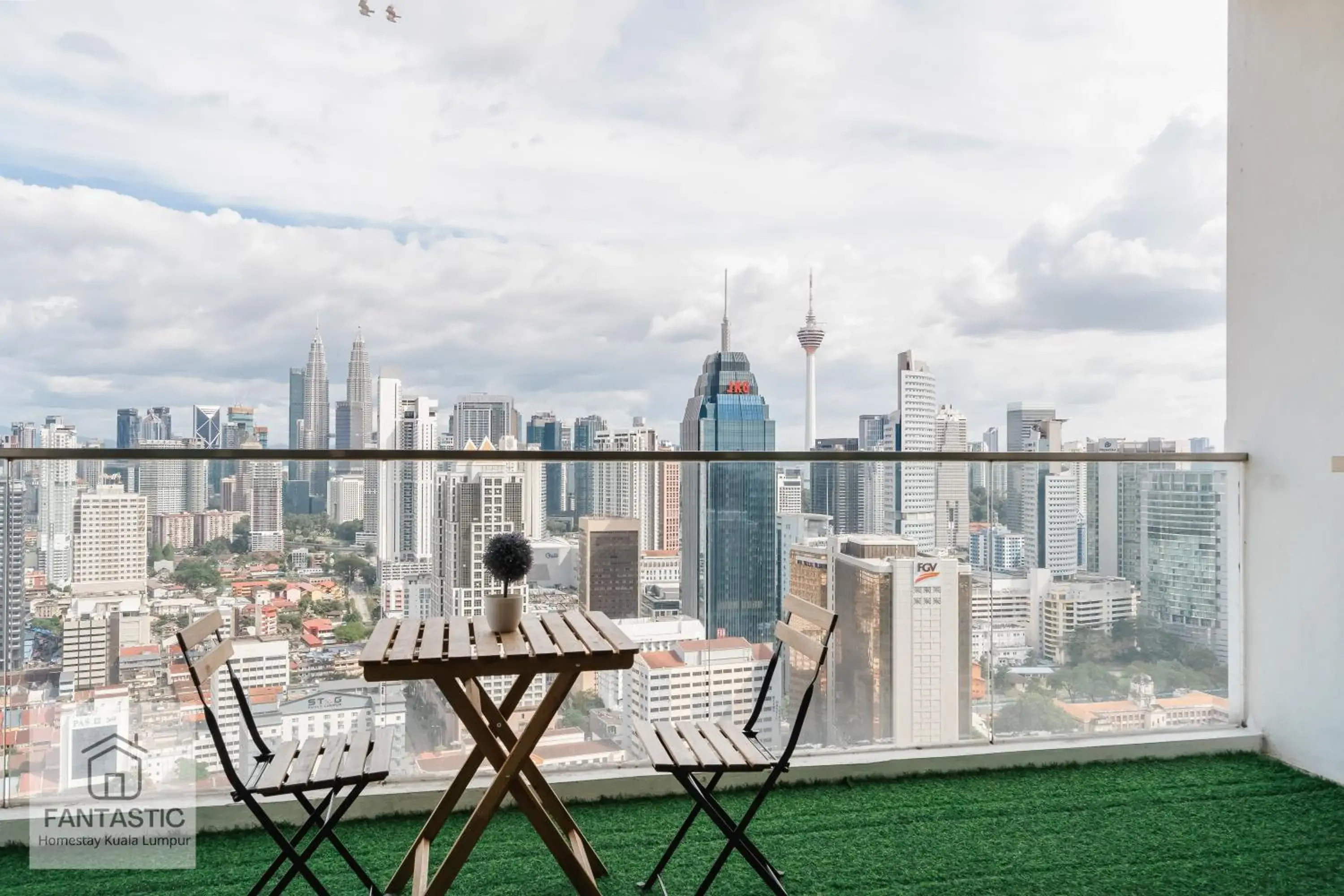 Three-Bedroom Apartment in Wonderful KLCC View at Regalia Suites Three-Bedroom Apartment in Wonderful KLCC View at Regalia Suites