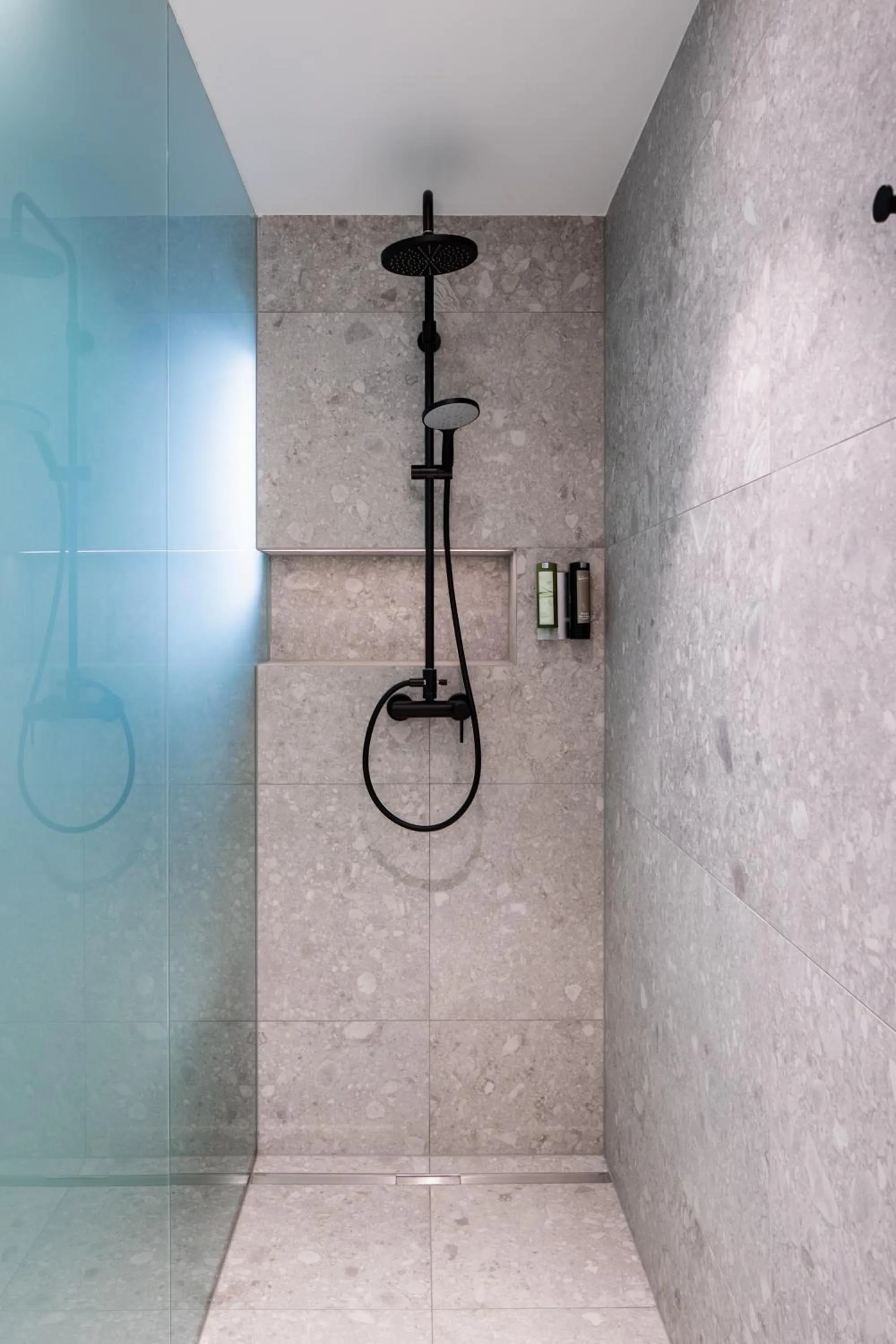 Shower in Stadthotel Goldenes Schiff