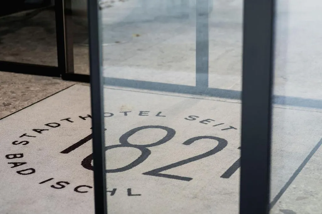 Logo/Certificate/Sign in Stadthotel Goldenes Schiff