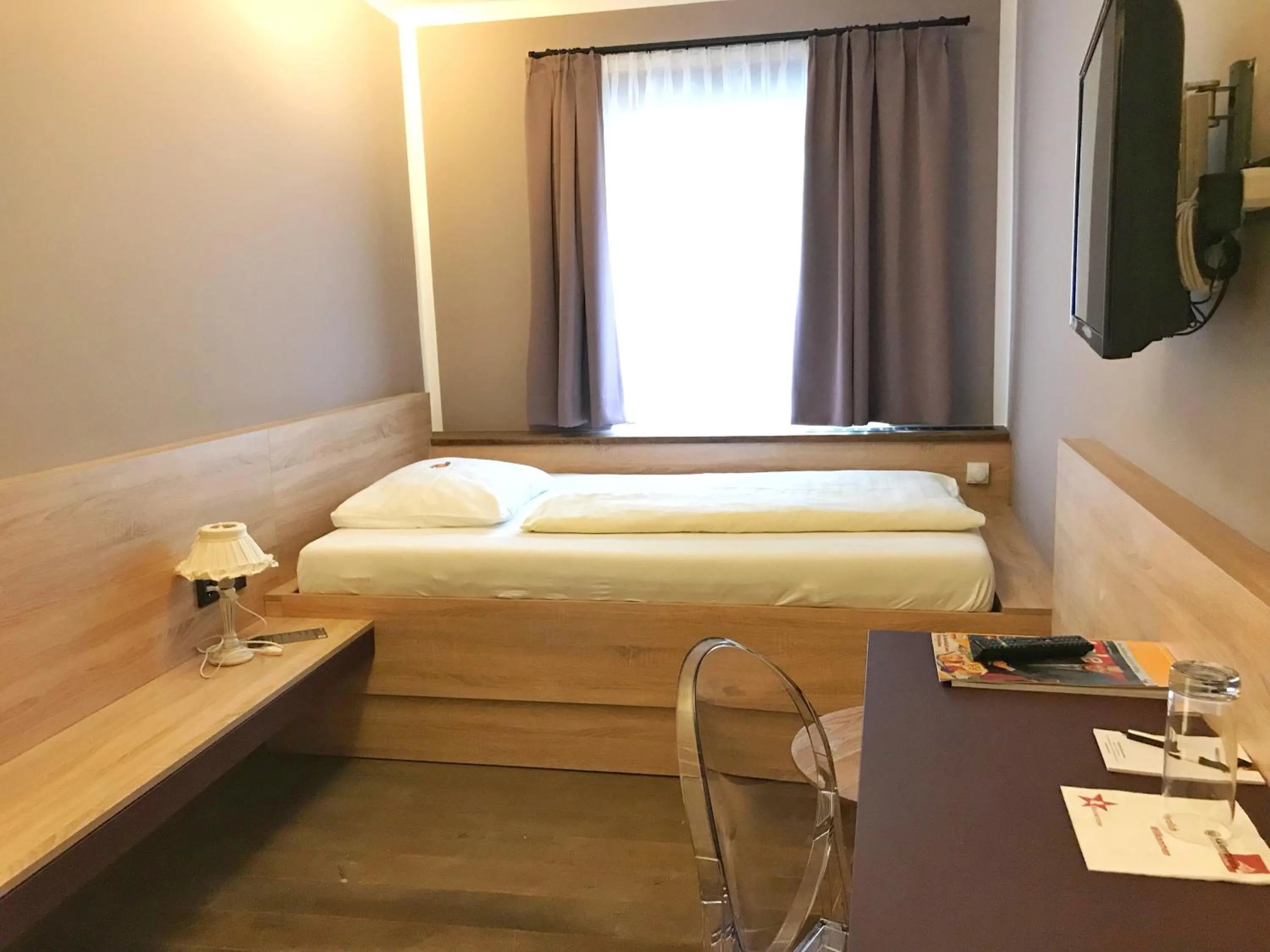 Photo of the whole room, Bed in Altstadthotel Kasererbräu